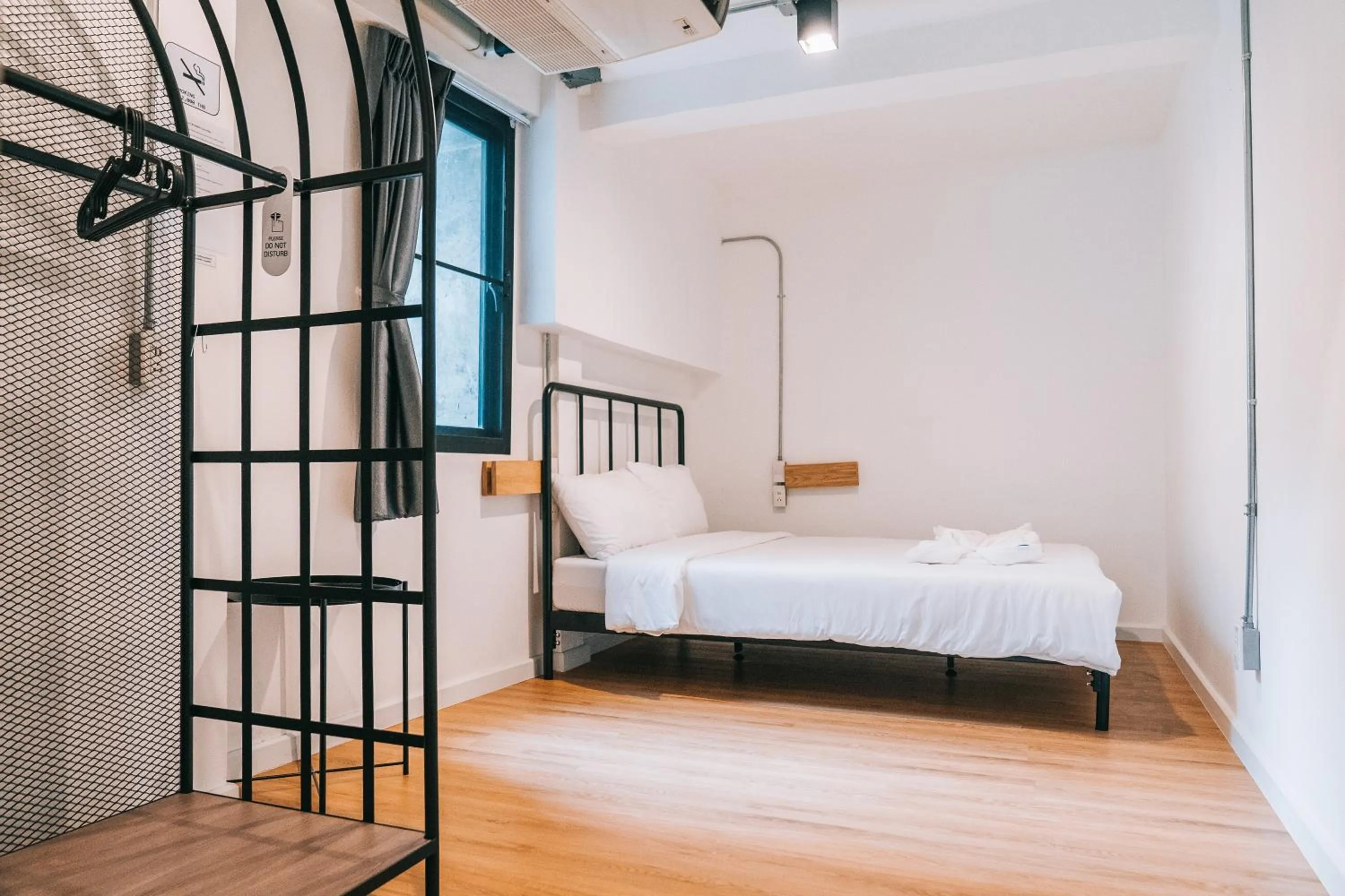 Standard Double Room with Shared Bathroom in COZ Ratchathewi