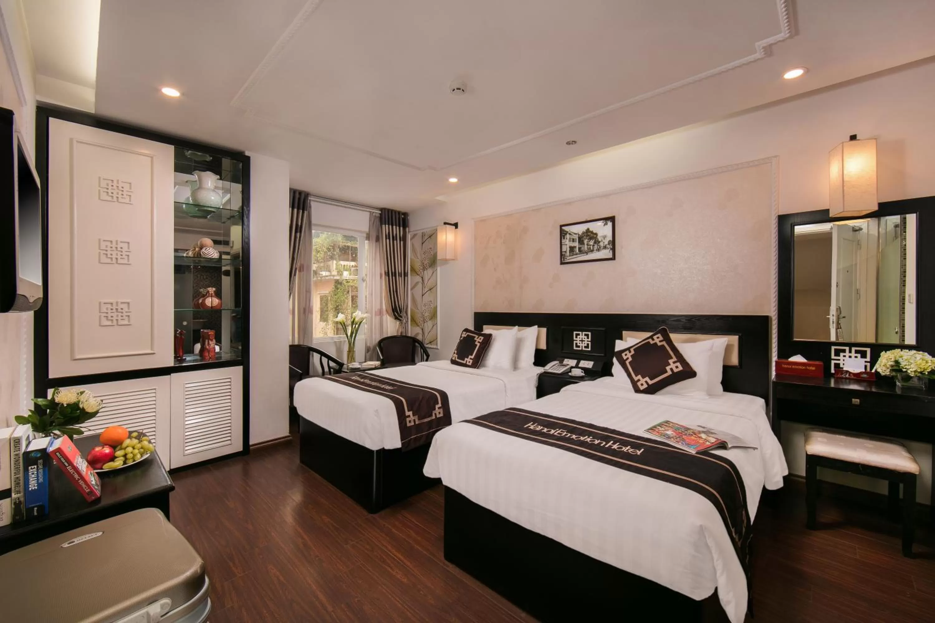 Deluxe Twin Room in Hanoi Emotion Hotel
