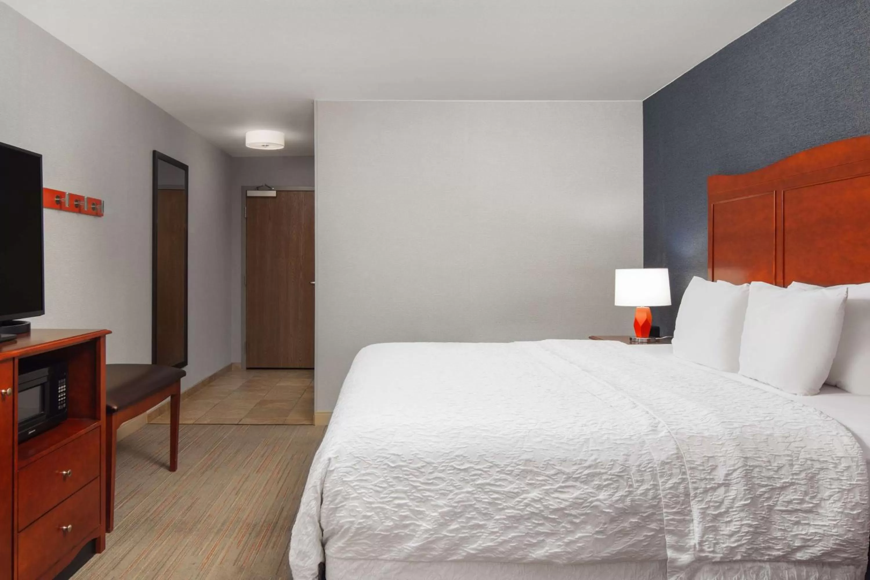 King Room with Sofa Bed and Study - Non-Smoking in Hampton Inn Medford