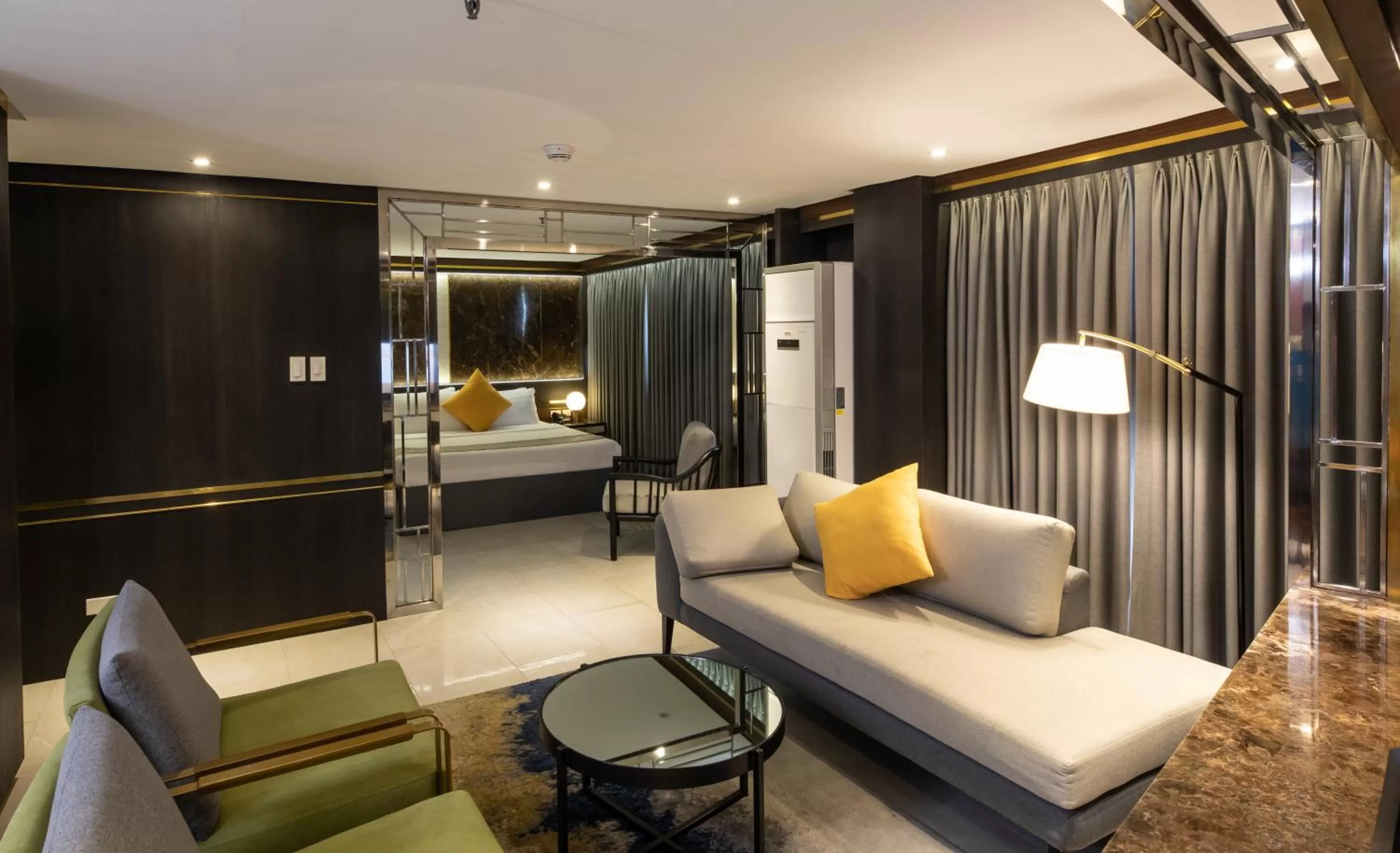 Presidential Suite in Star Plaza Hotel