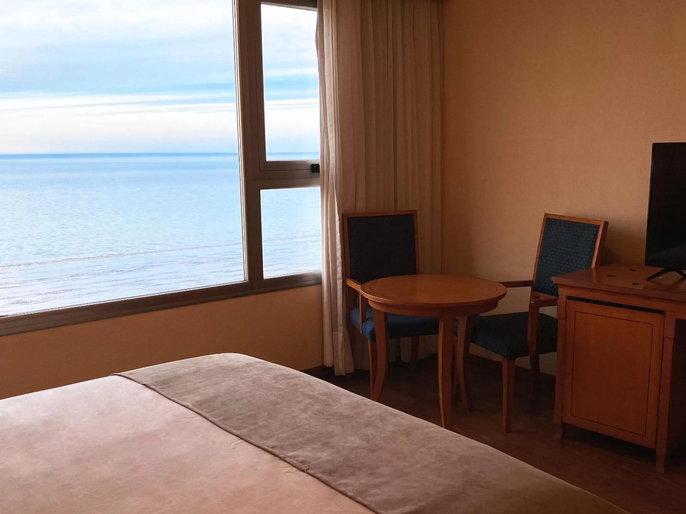 Comfort Triple Room with Sea View in Yene hue