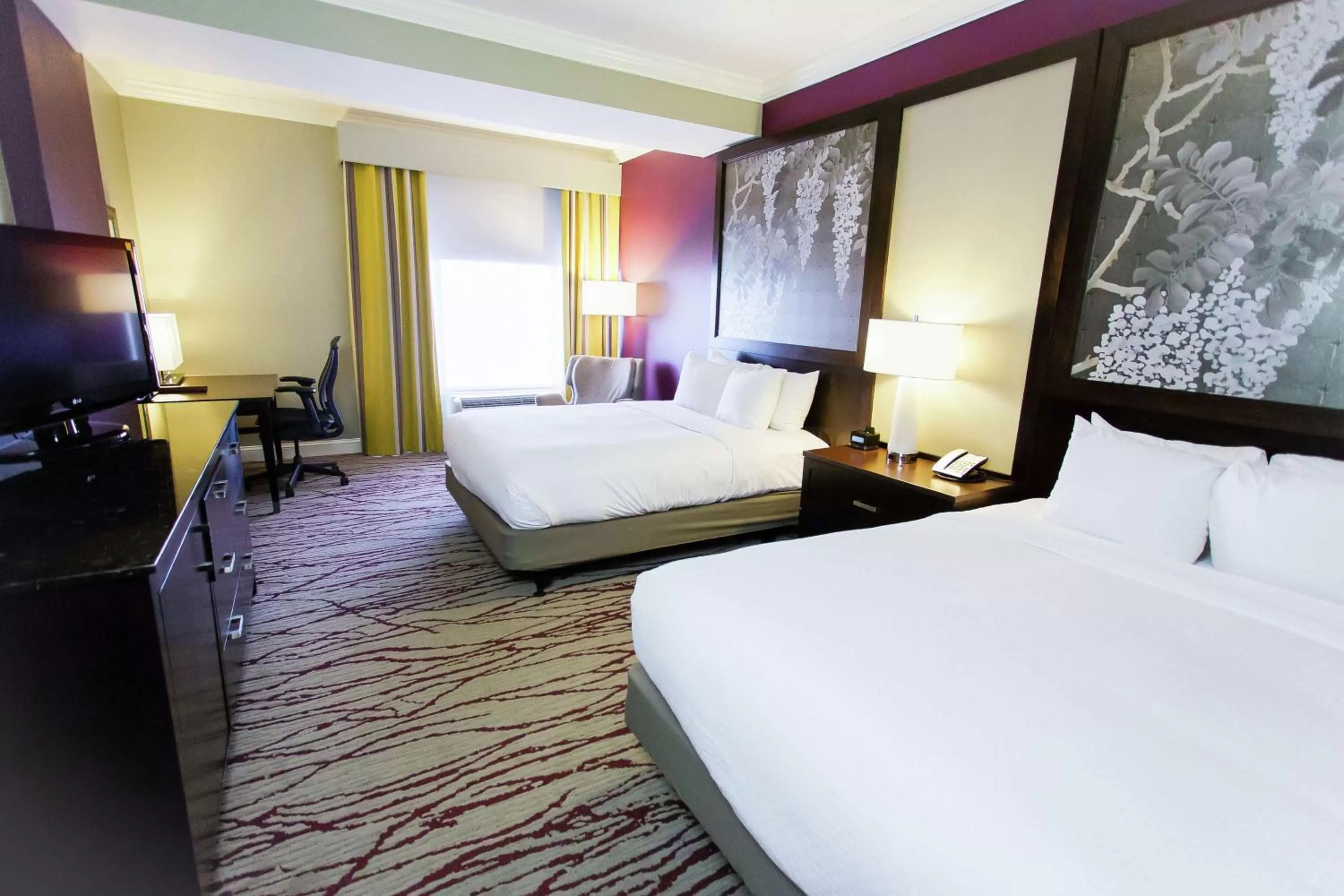 Queen Room with Two Queen Beds - Non-Smoking in DoubleTree by Hilton Historic Savannah