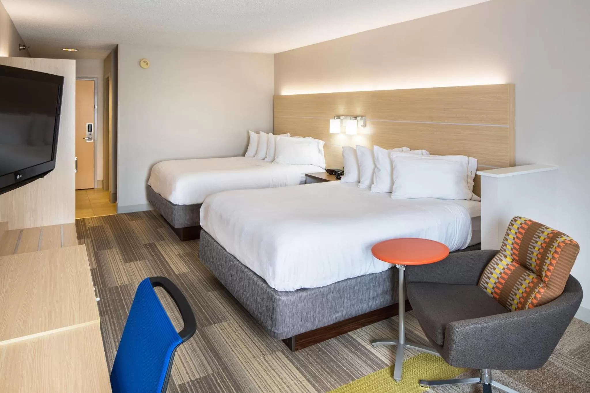Deluxe Twin Room - Hearing Accessible in Holiday Inn Express Cedar Rapids - Collins Road by IHG