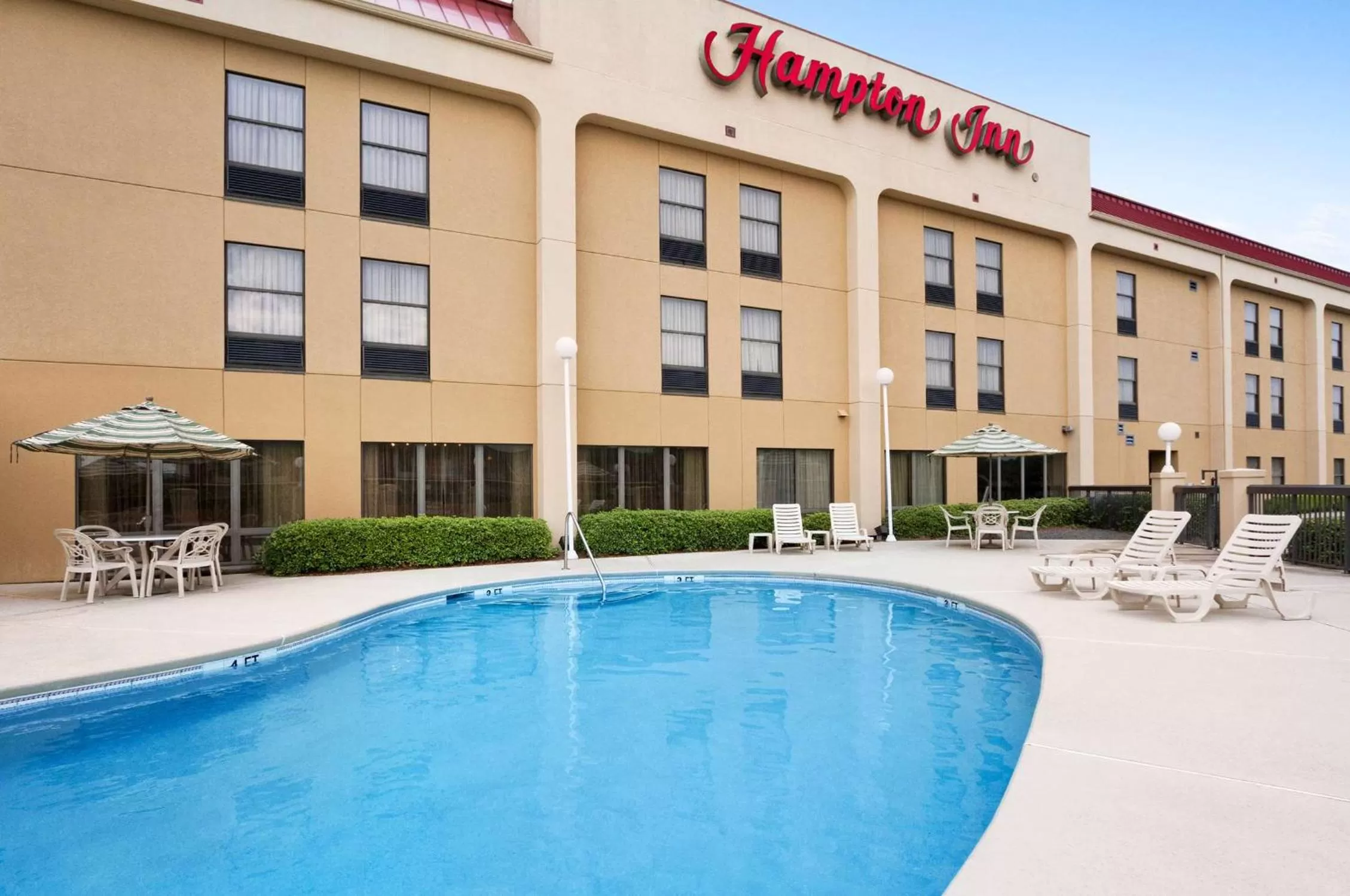 Pool view in Hampton Inn Santee-I-95