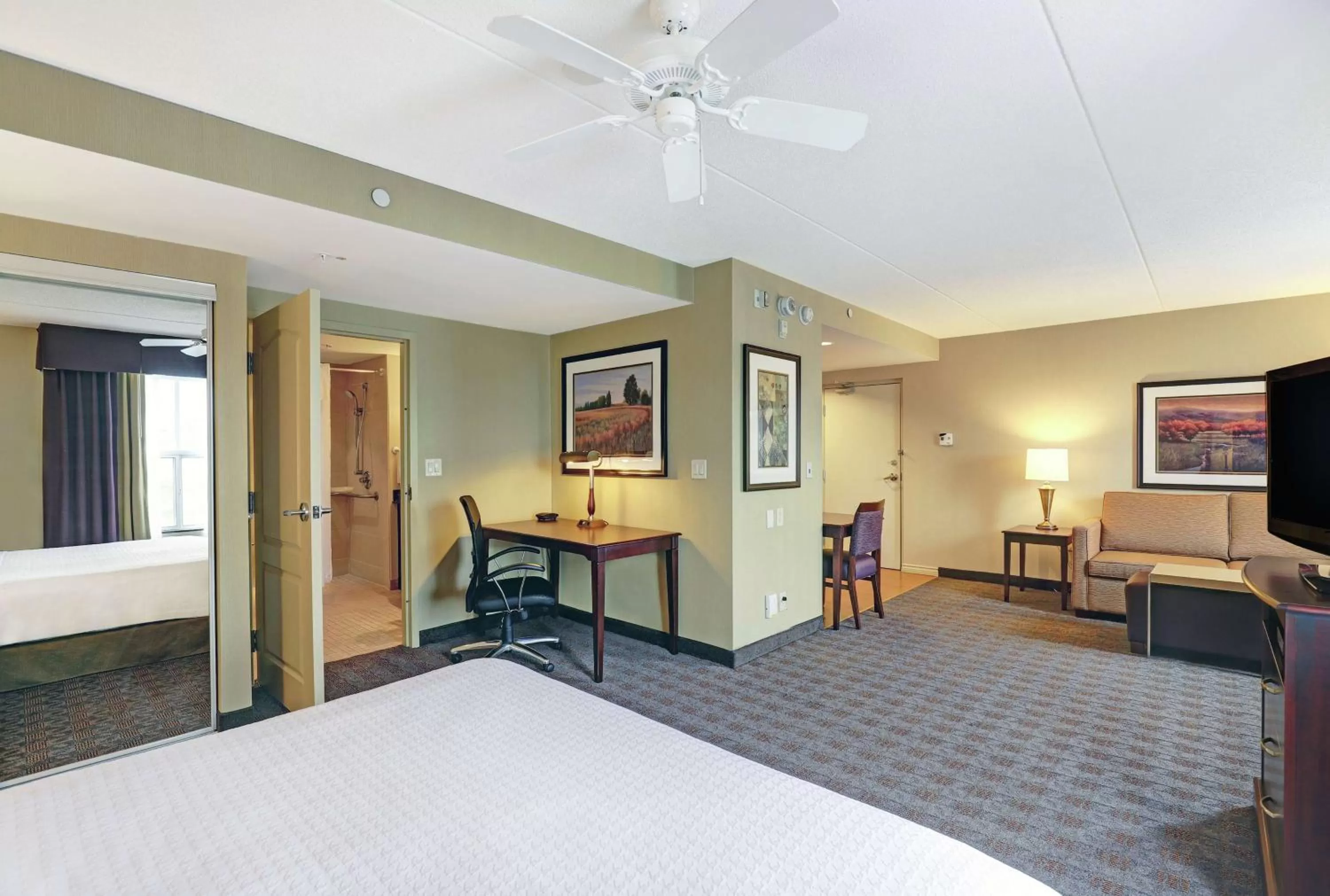 King Studio Suite - Disability Access/Non-Smoking in Homewood Suites by Hilton Cambridge-Waterloo, Ontario