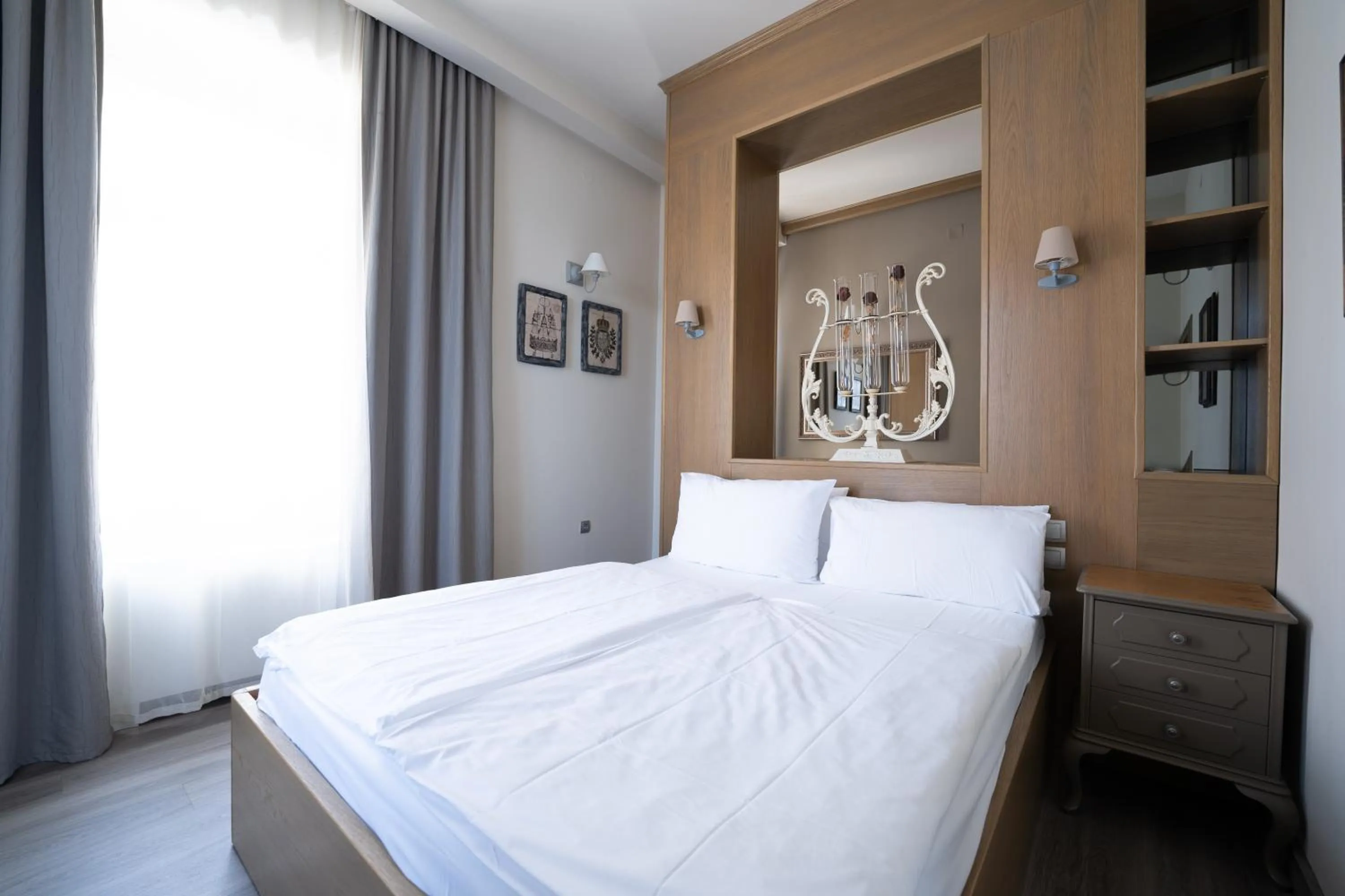 Deluxe Suite with Balcony and Sea View in Hotel Piran