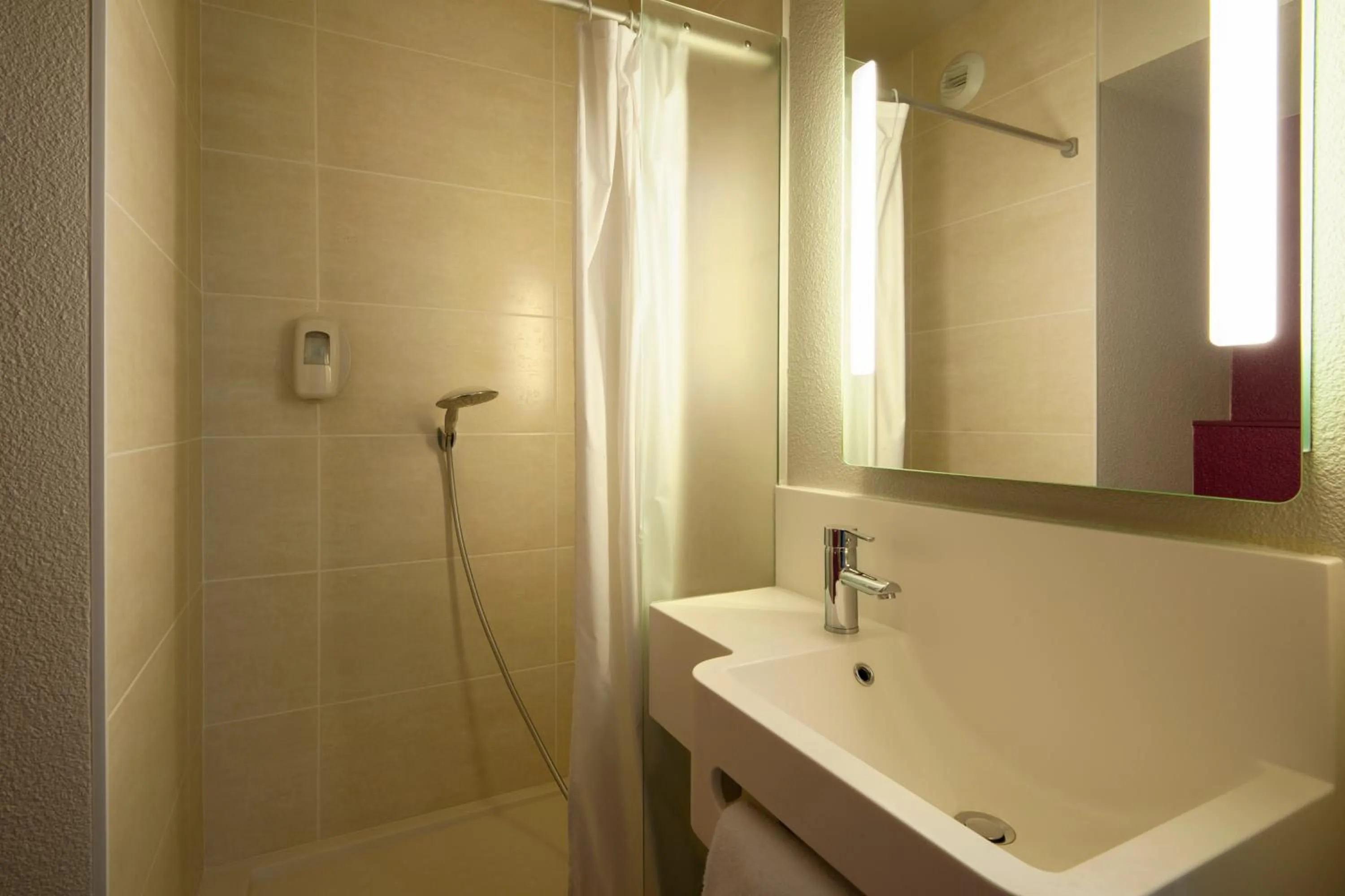 Double Room - Disability Access - Non-Smoking in B&B HOTEL Lyon Caluire Cité Internationale