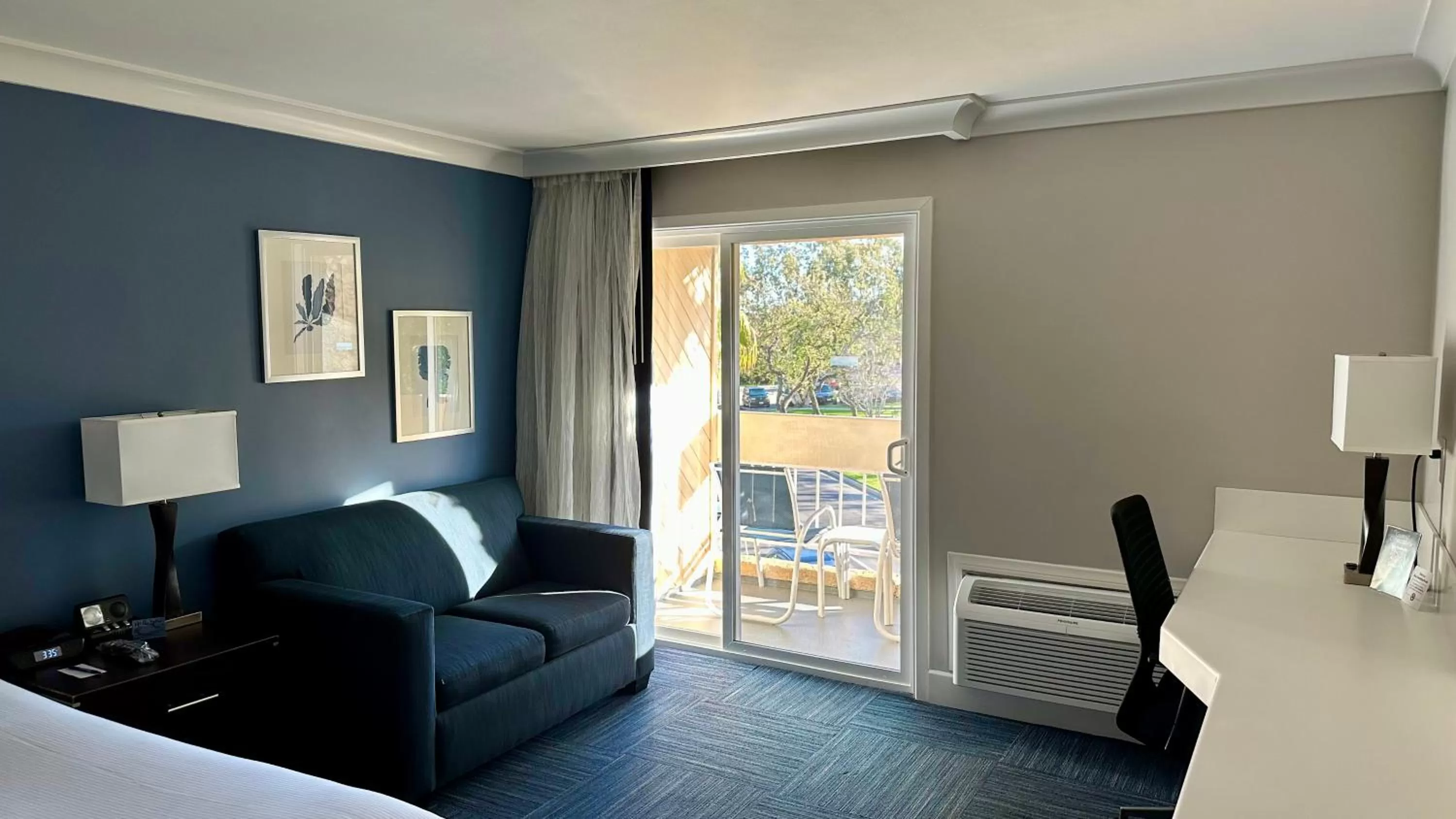 Single Room with Balcony in The Pacific Inn