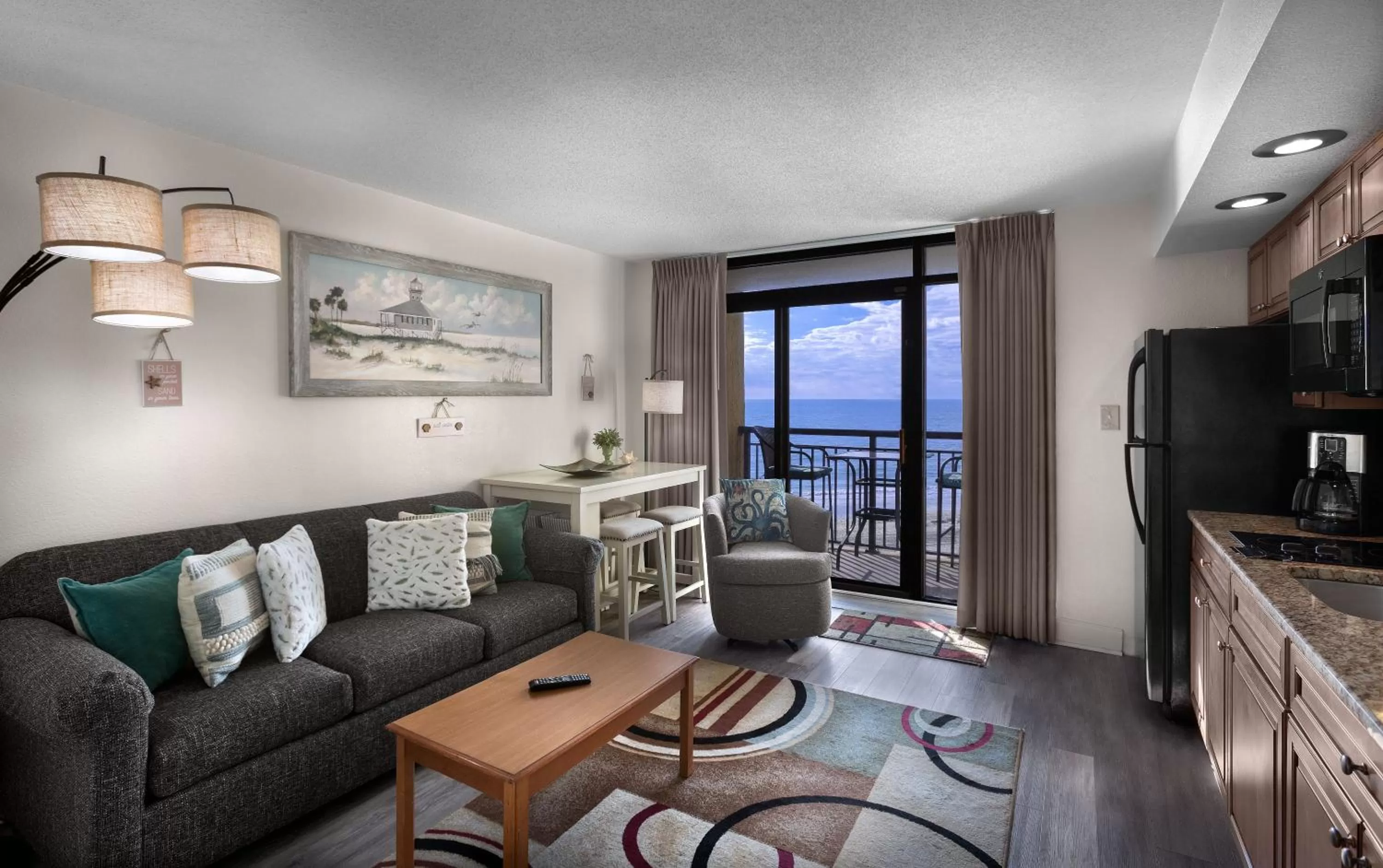 One-Bedroom Suite - Oceanfront in Beach Cove Resort