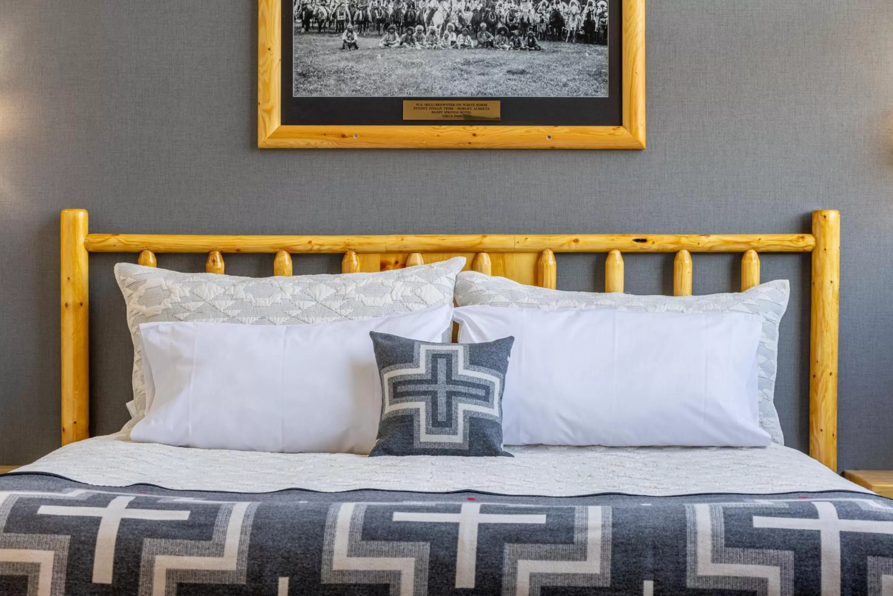 Deluxe King Room in Brewster Mountain Lodge