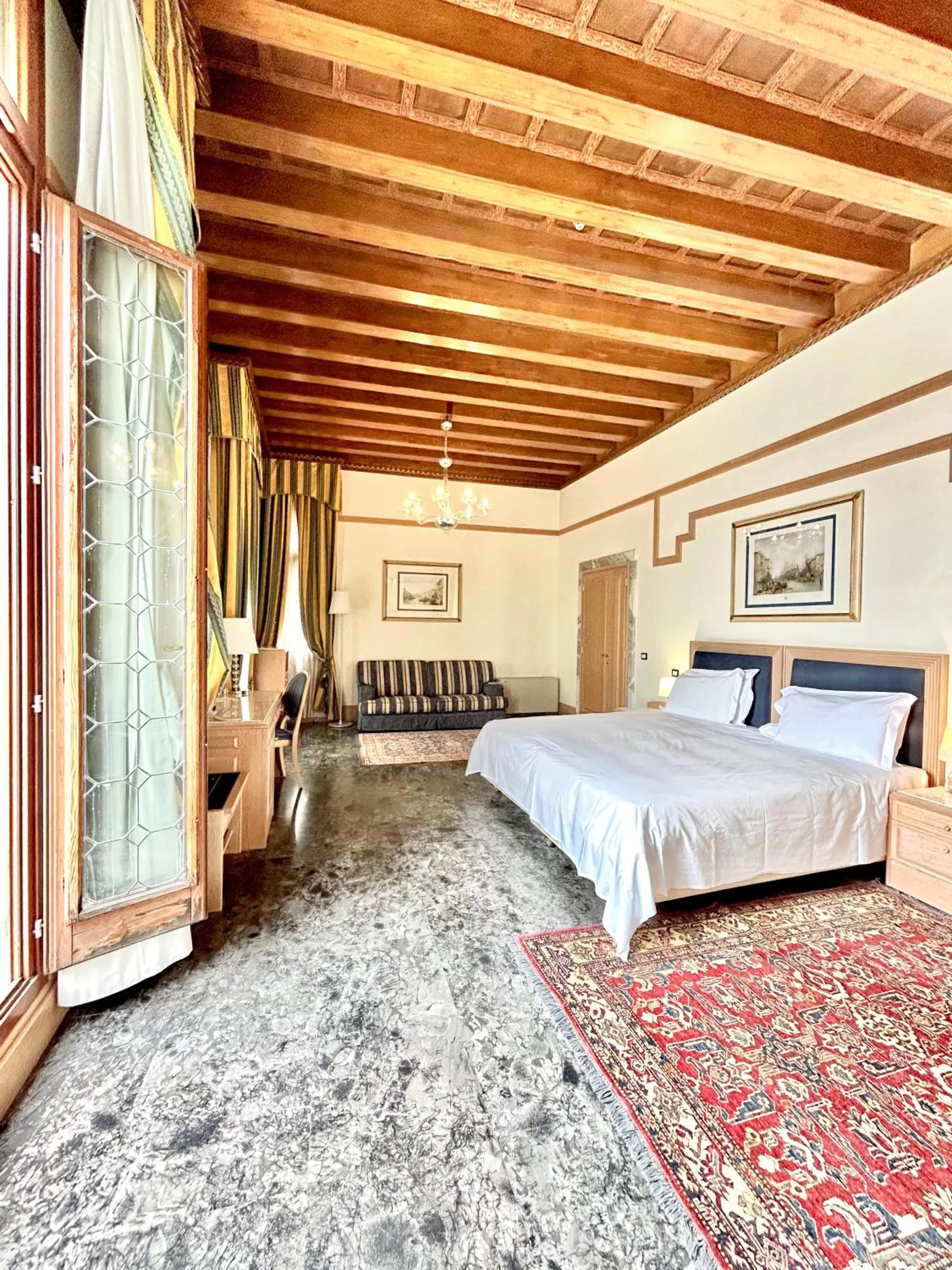 Suite with Canal View in Foscari Palace