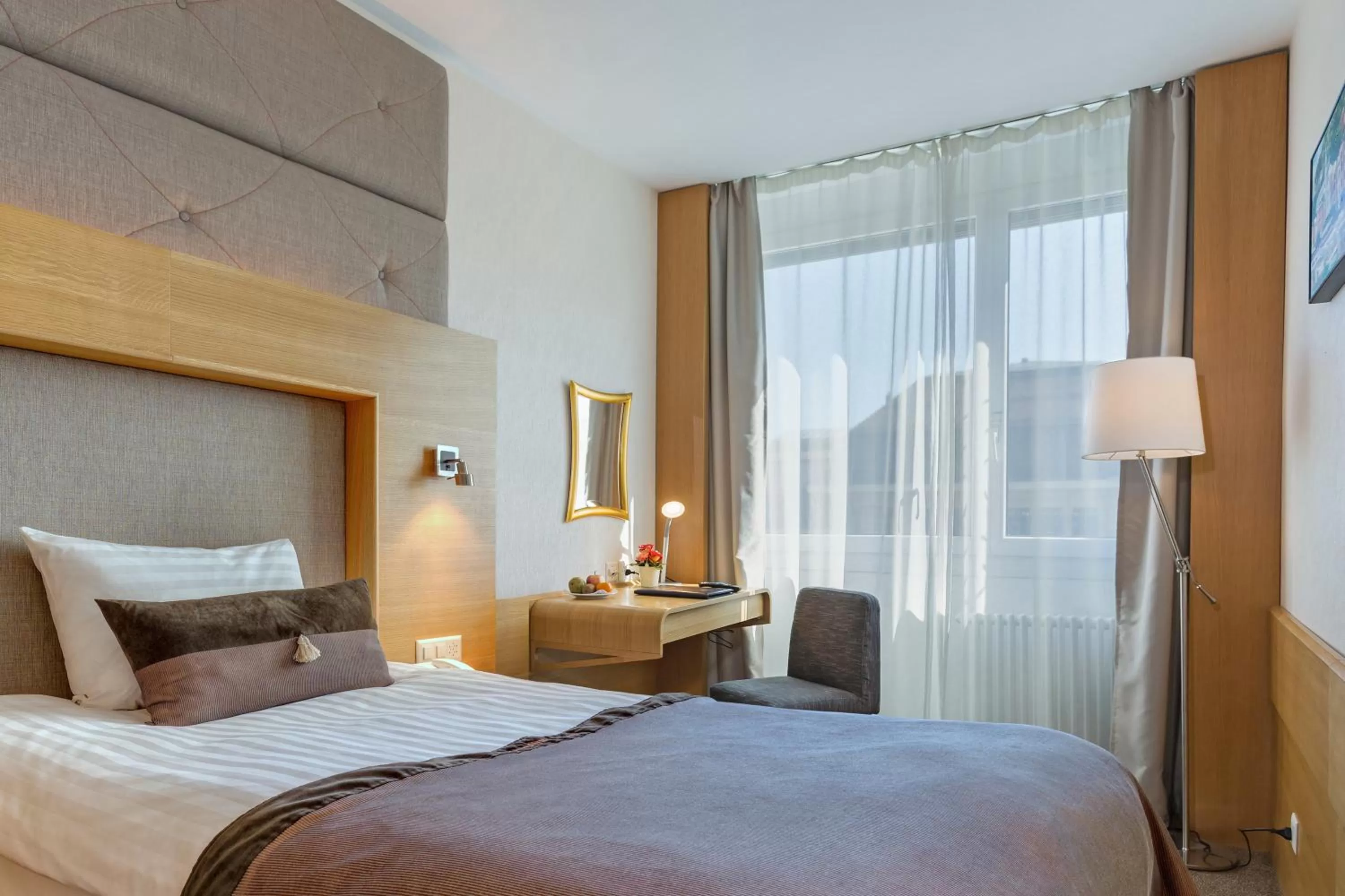 Single Room in Continental Hotel Lausanne