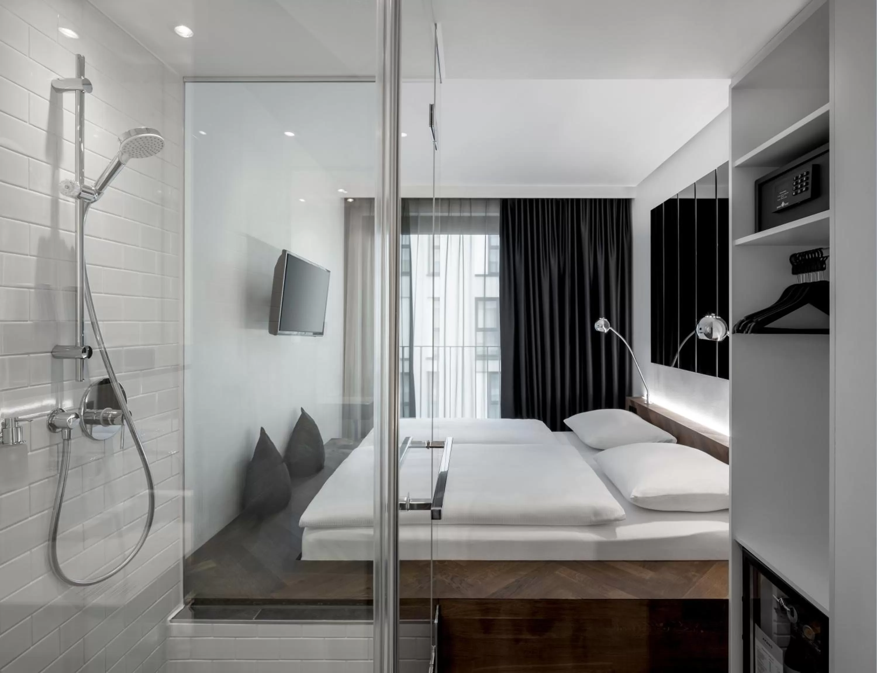 COZY Single in Hotel AMANO Grand Central