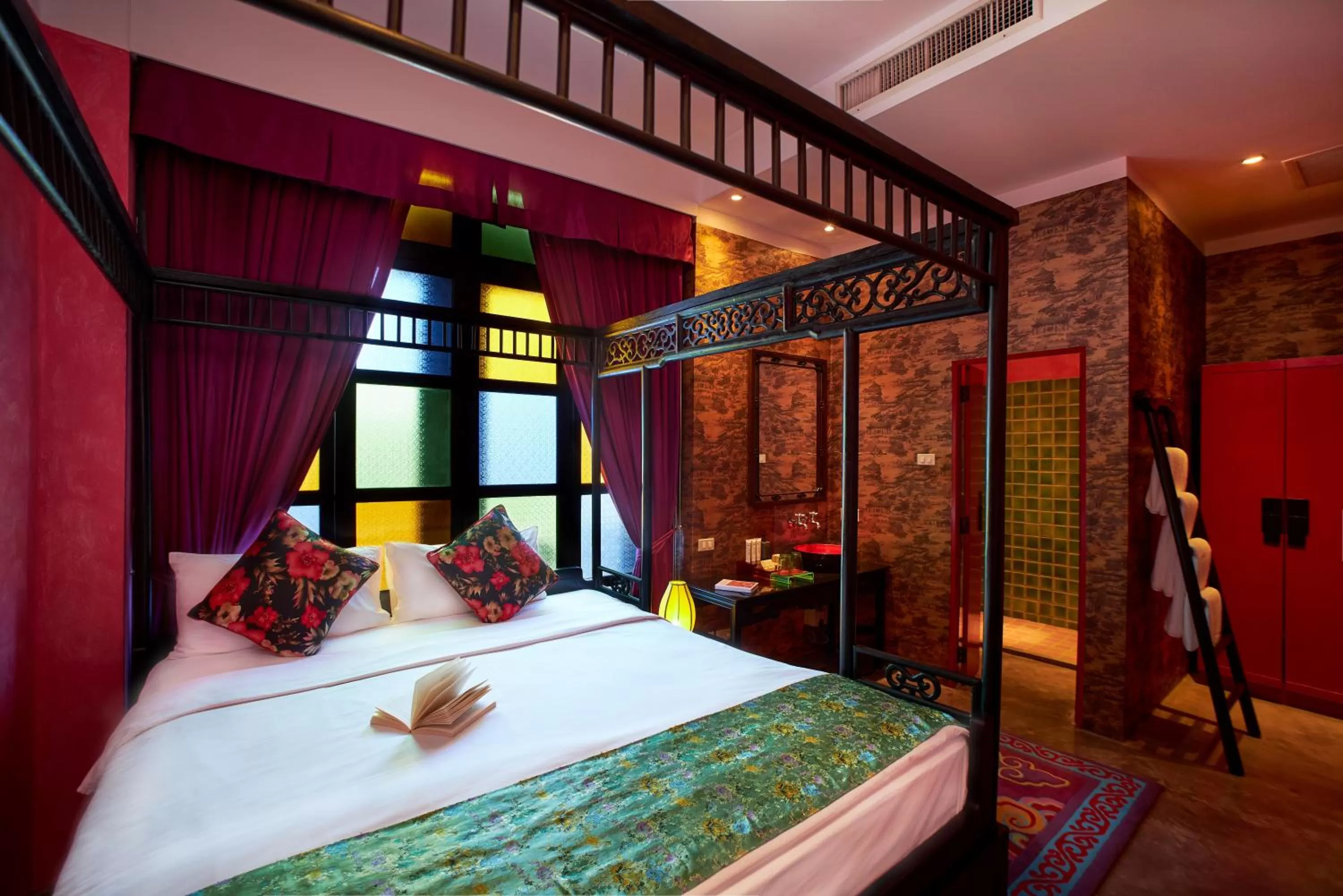 Superior Double Room in Shanghai Mansion Bangkok