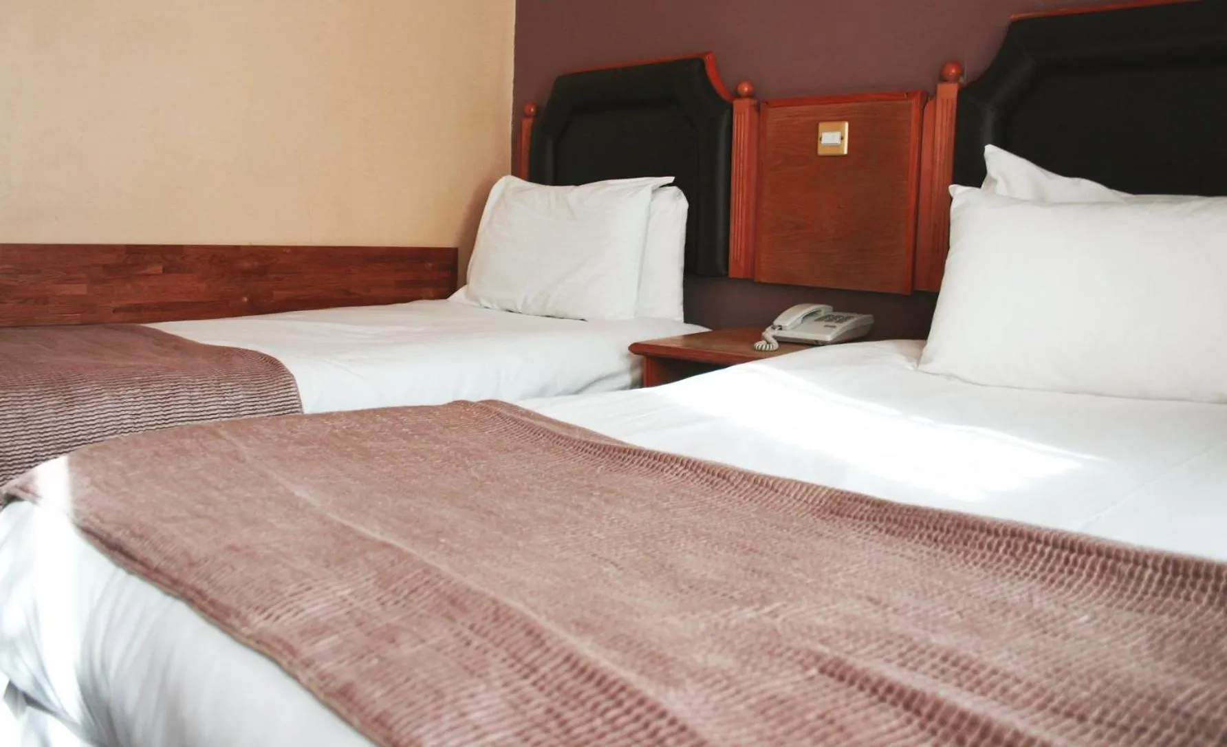 Standard Triple Room in Cardiff Sandringham Hotel