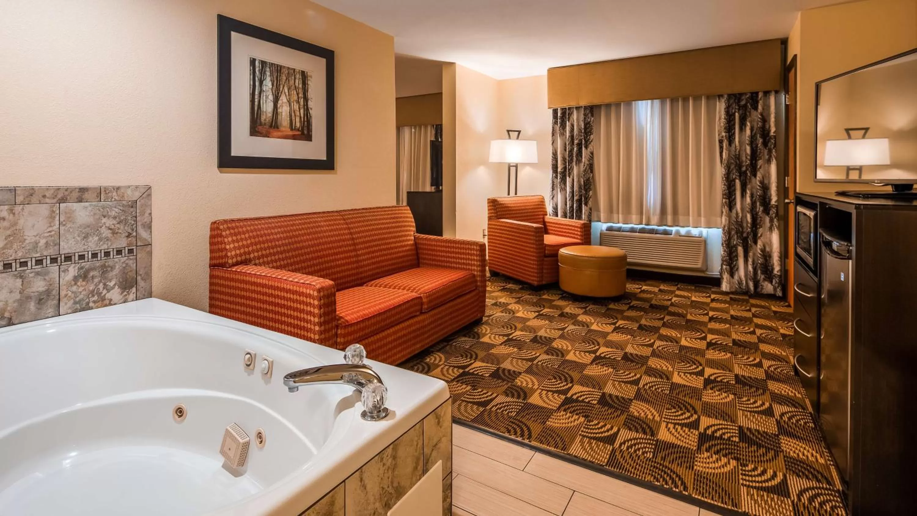King Suite with Hot Tub - Non-Smoking in Best Western Plus Whitewater Inn