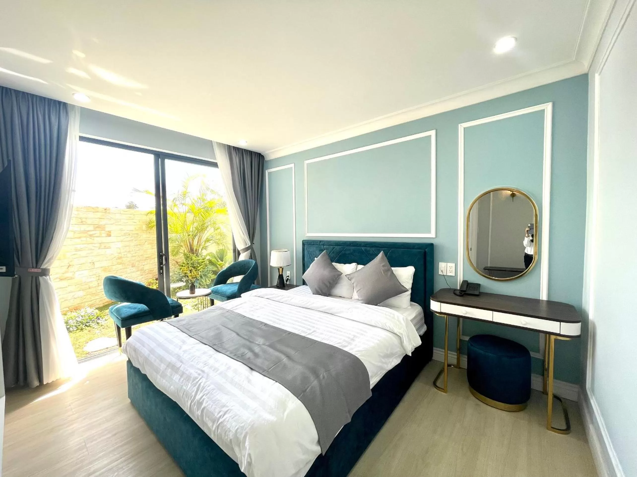 Queen Room with Garden View in An Nhi Hotel