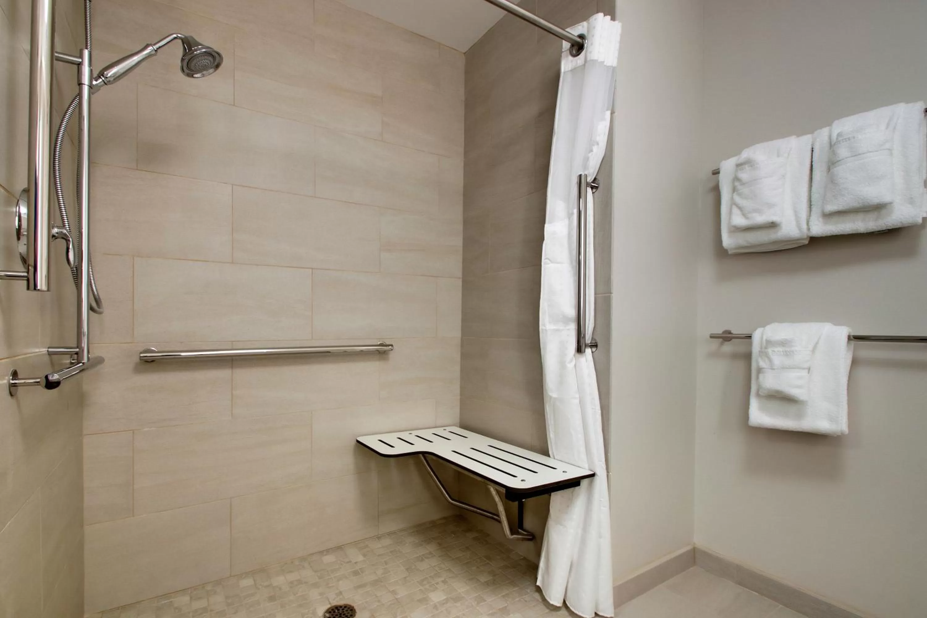 Holiday Inn Express & Suites - Elizabethtown North by IHG