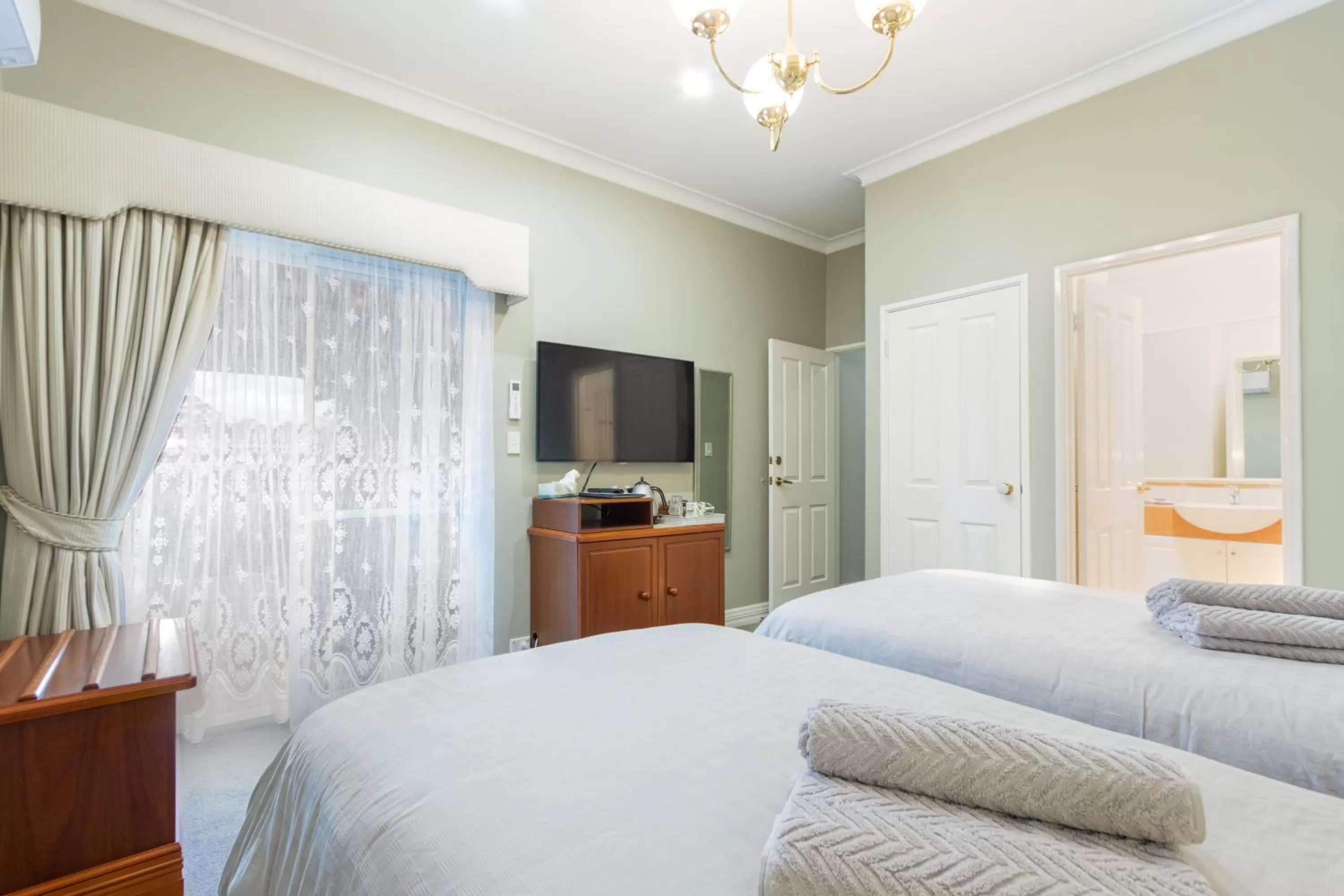 Superior King Twin Room in Durham Lodge Bed & Breakfast