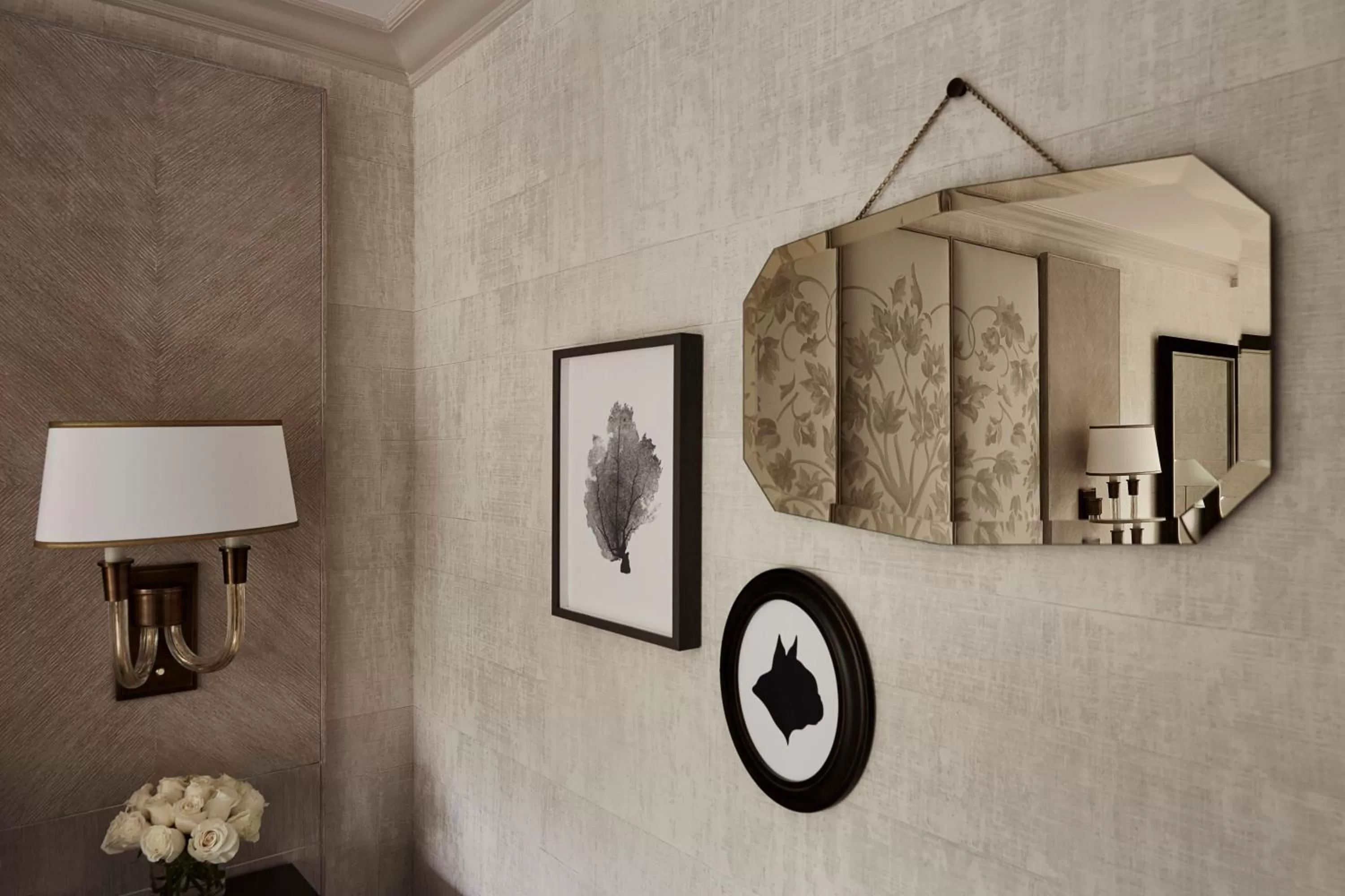 Deluxe Room with King Bed- Disability Access / Garden View in Four Seasons Boston