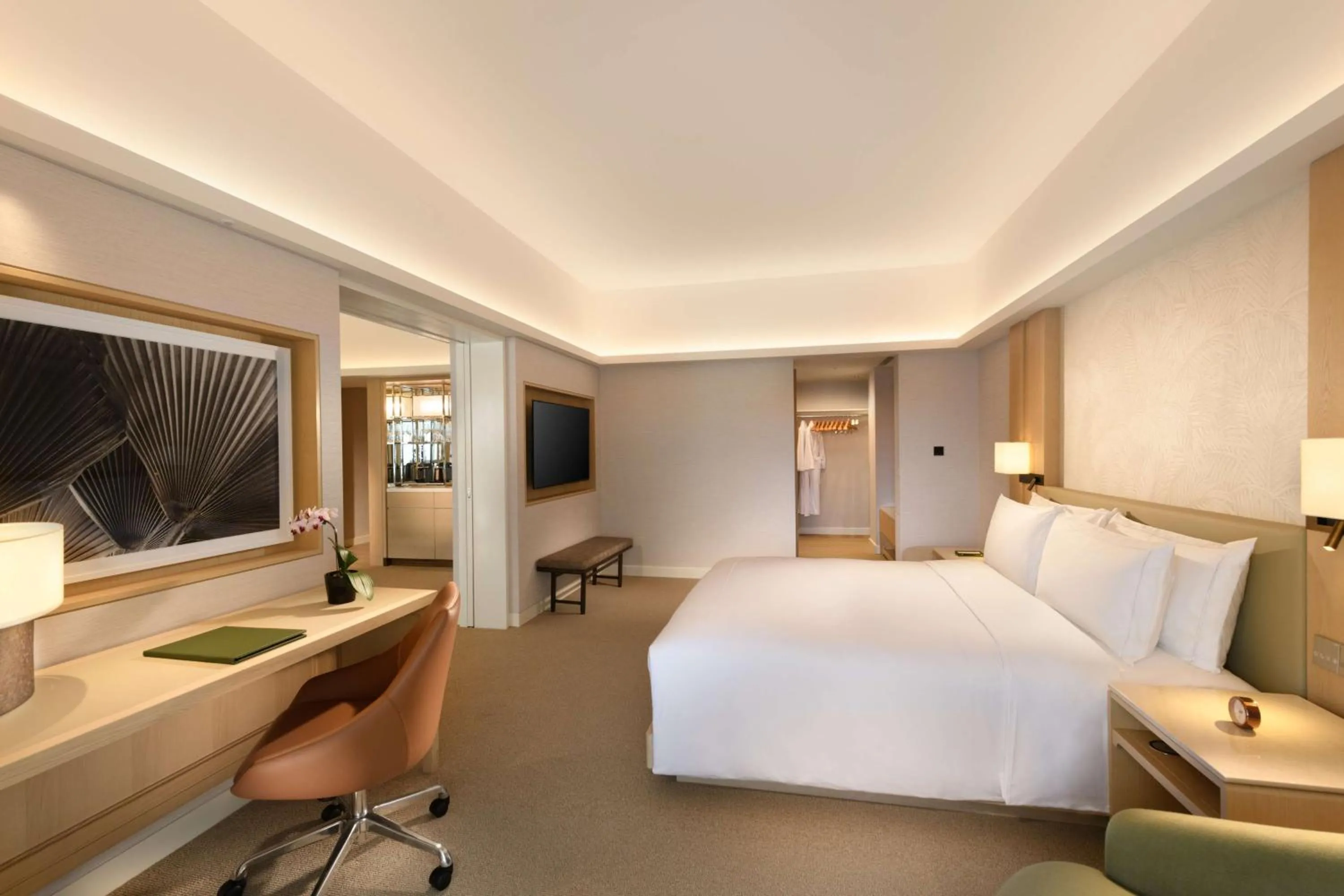 Deluxe King Suite with Balcony and Lounge Access in Conrad Singapore Orchard