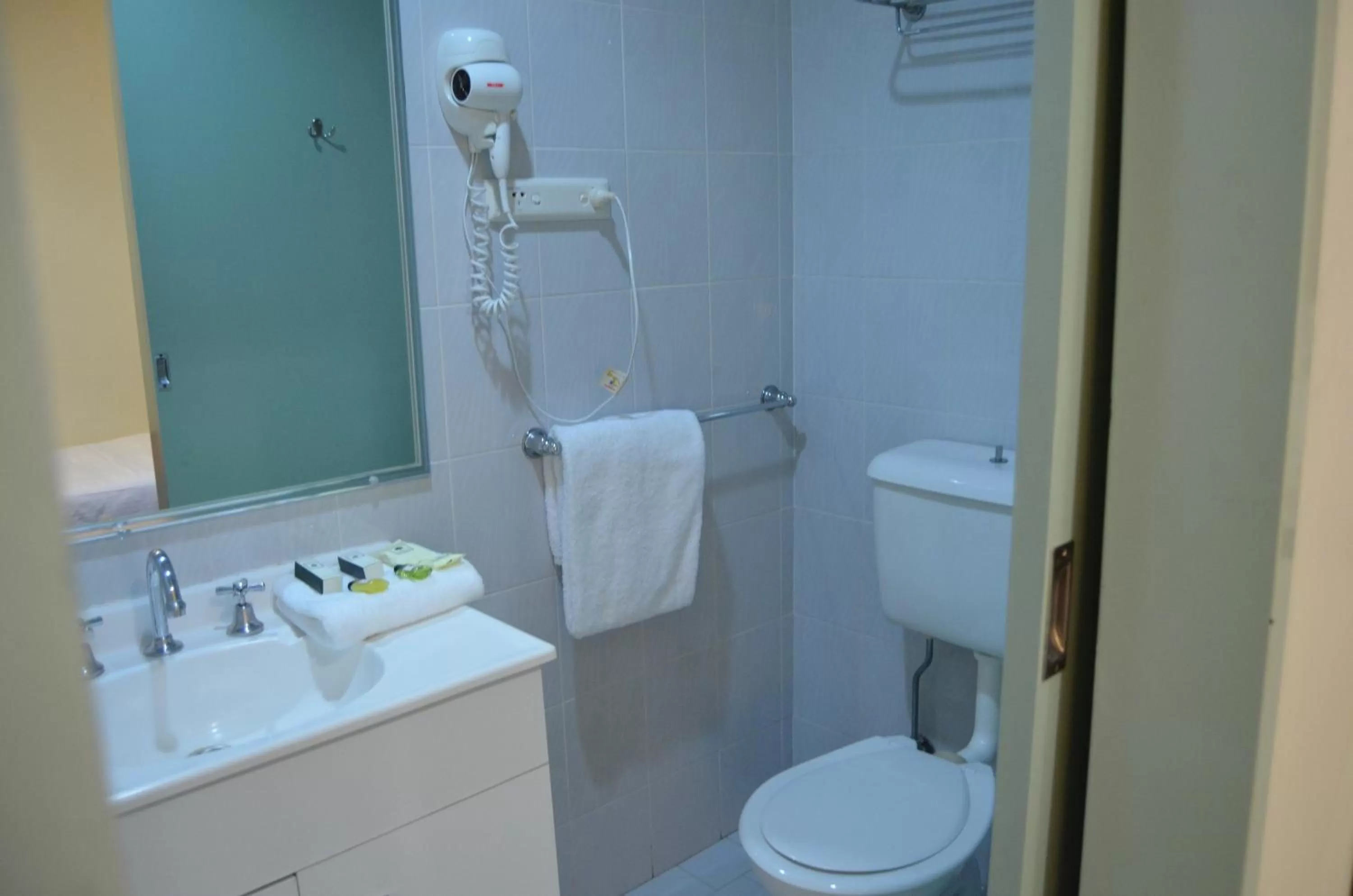 Single Room - Internal Room in Devere Hotel