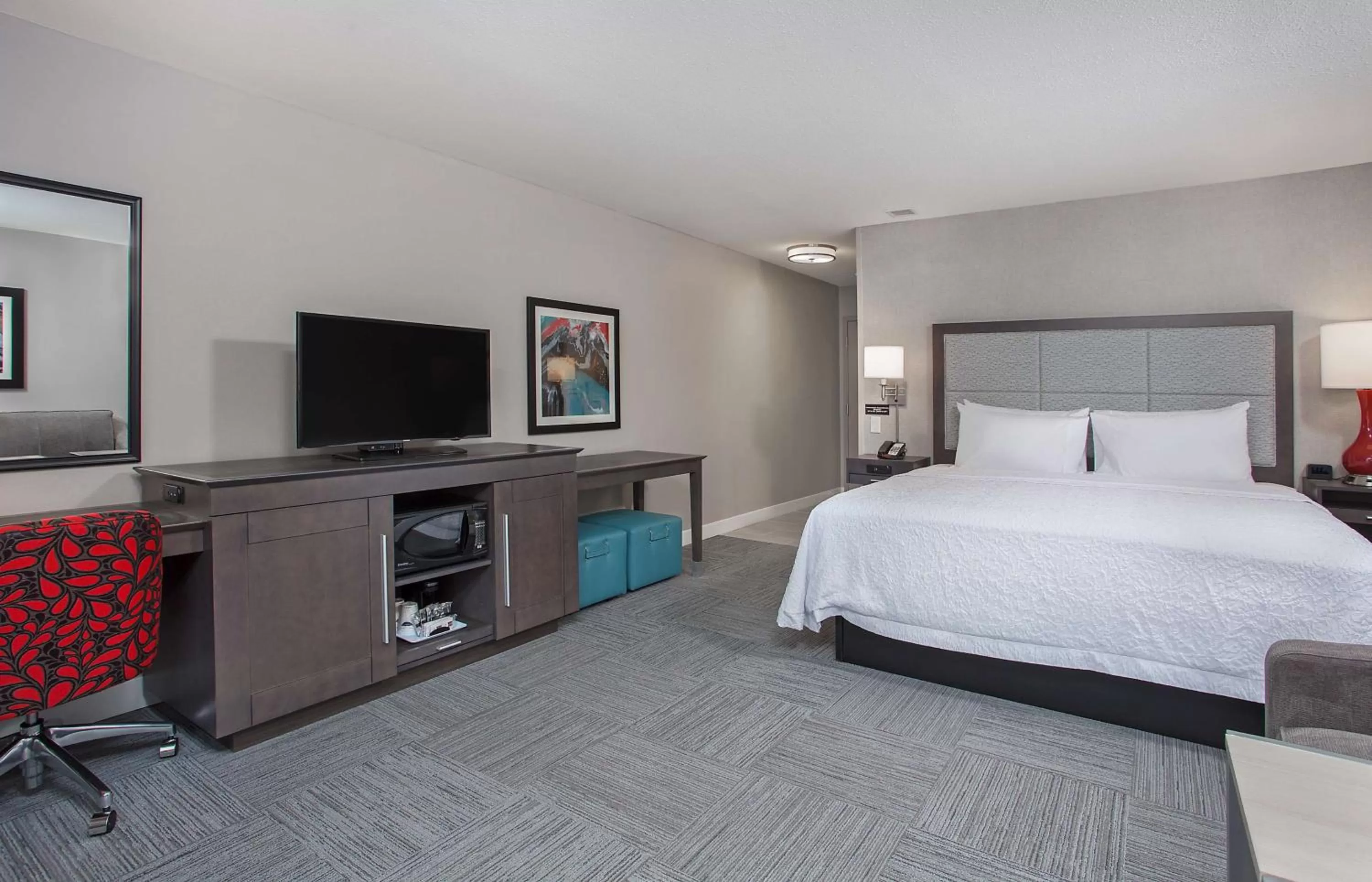 King Room with Sofa Bed - Hearing Accessible/Non-Smoking in Hampton Inn Vincennes