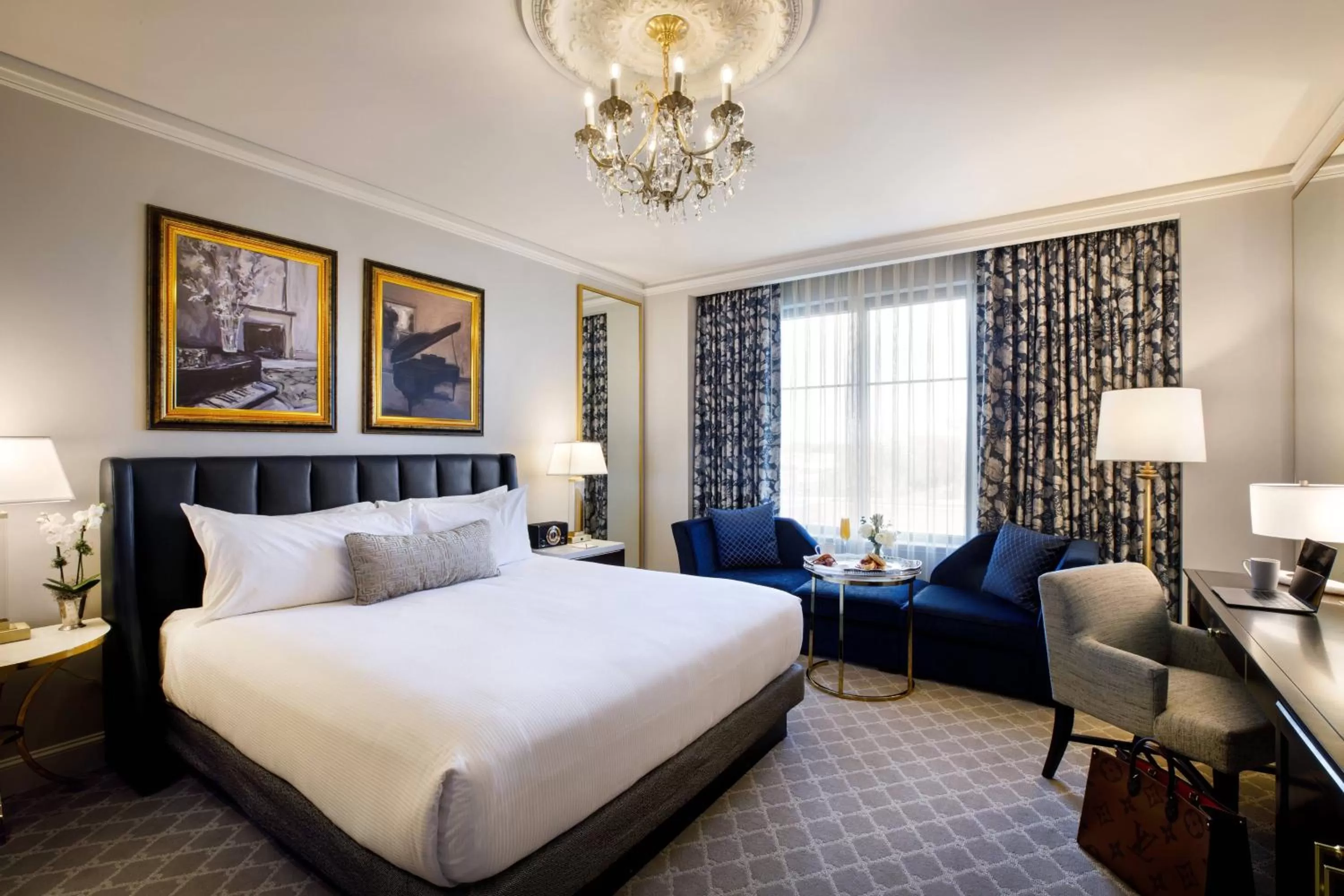 King Room - Hearing Accessible in Hotel Carmichael, Autograph Collection