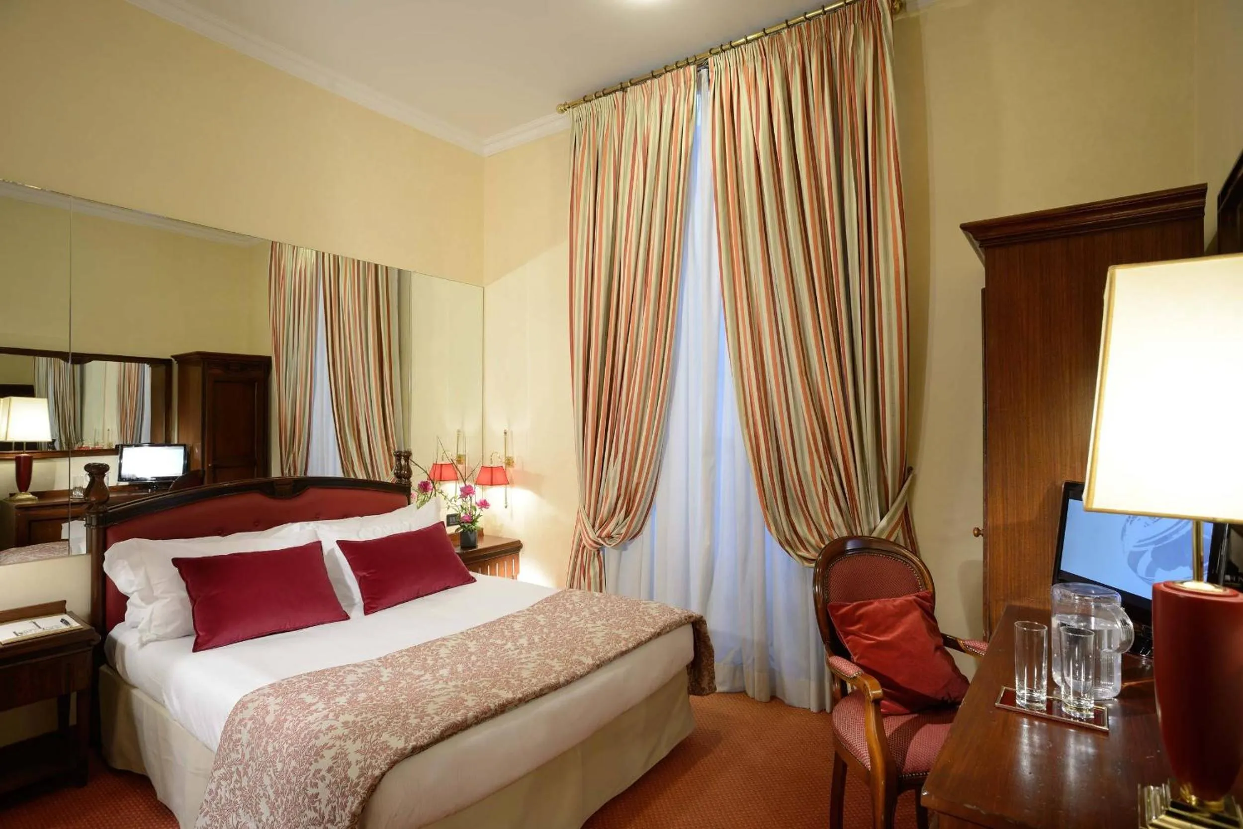 Double or Twin Room in Colonna Palace Hotel