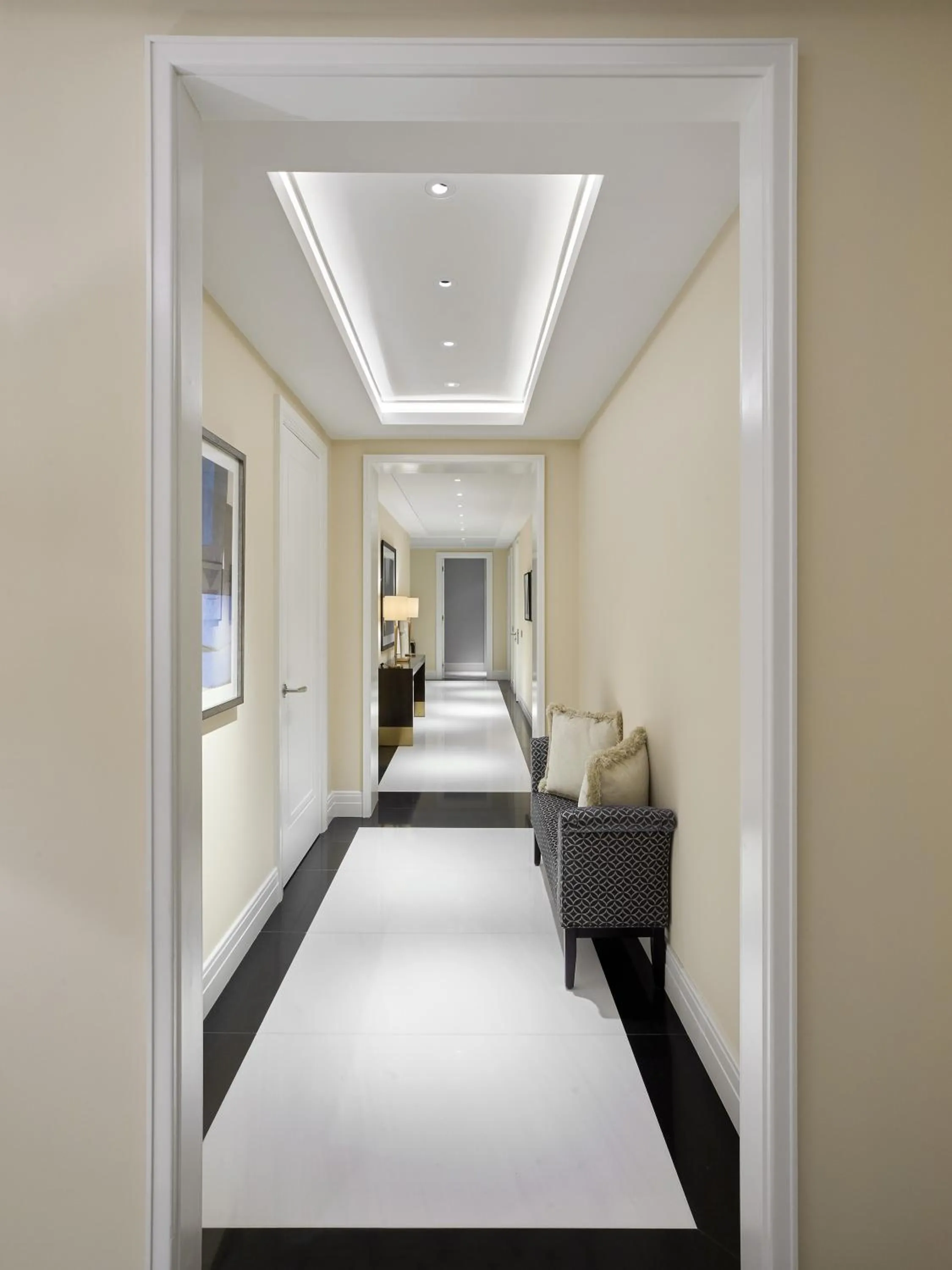 One Bedroom City View Hotel Residence in Four Seasons Hotel London at Ten Trinity Square