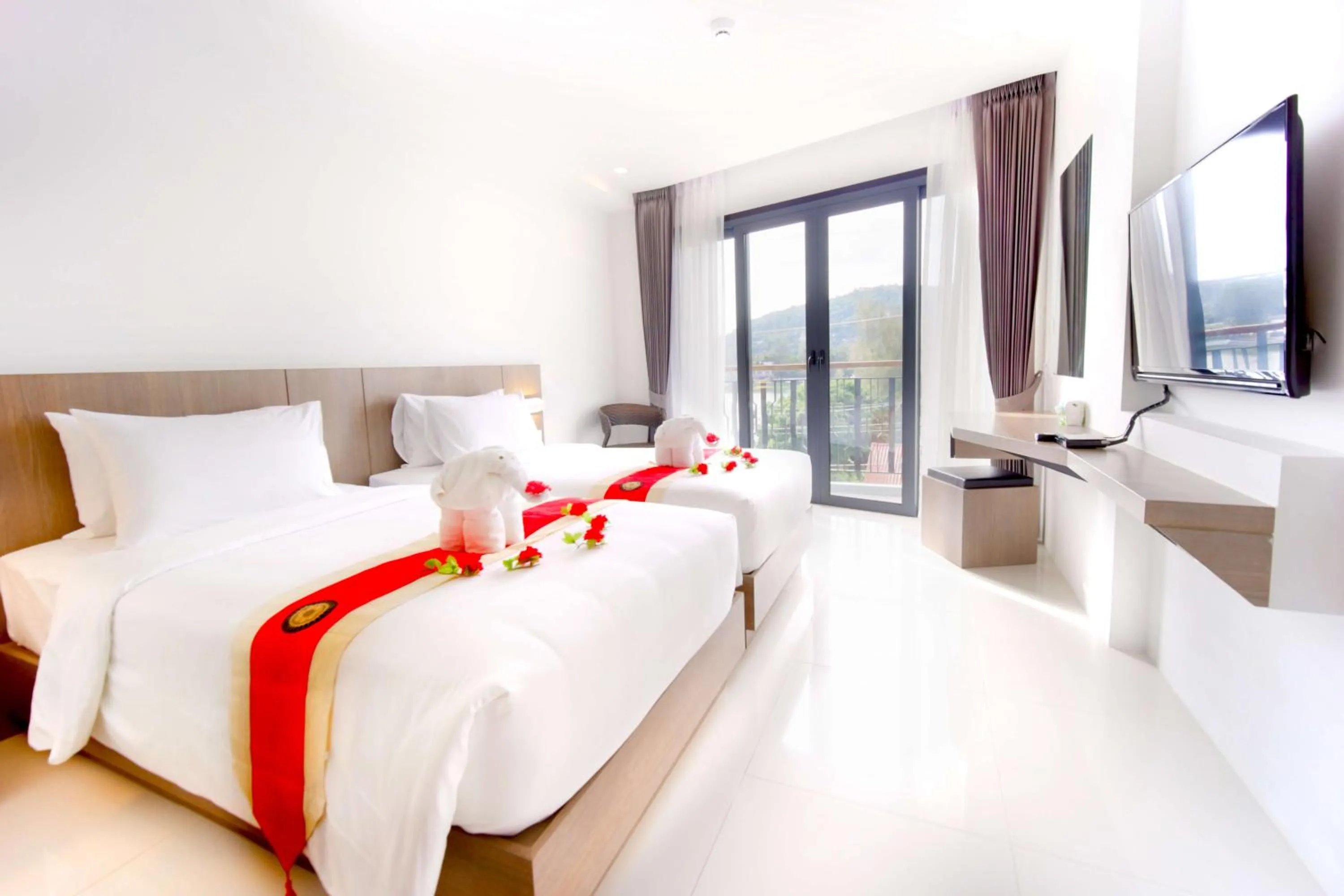 Deluxe Double or Twin Room in Phoenix Hotel Karon Beach