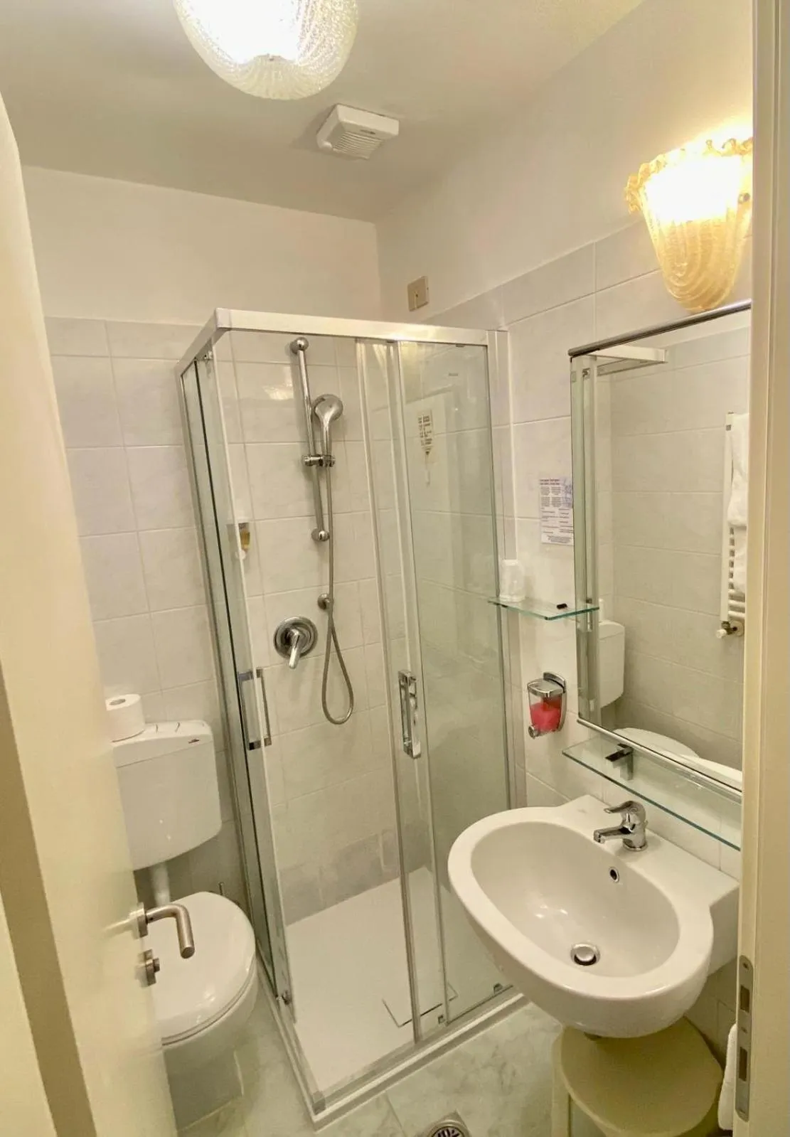 Double Room in Hotel Bridge