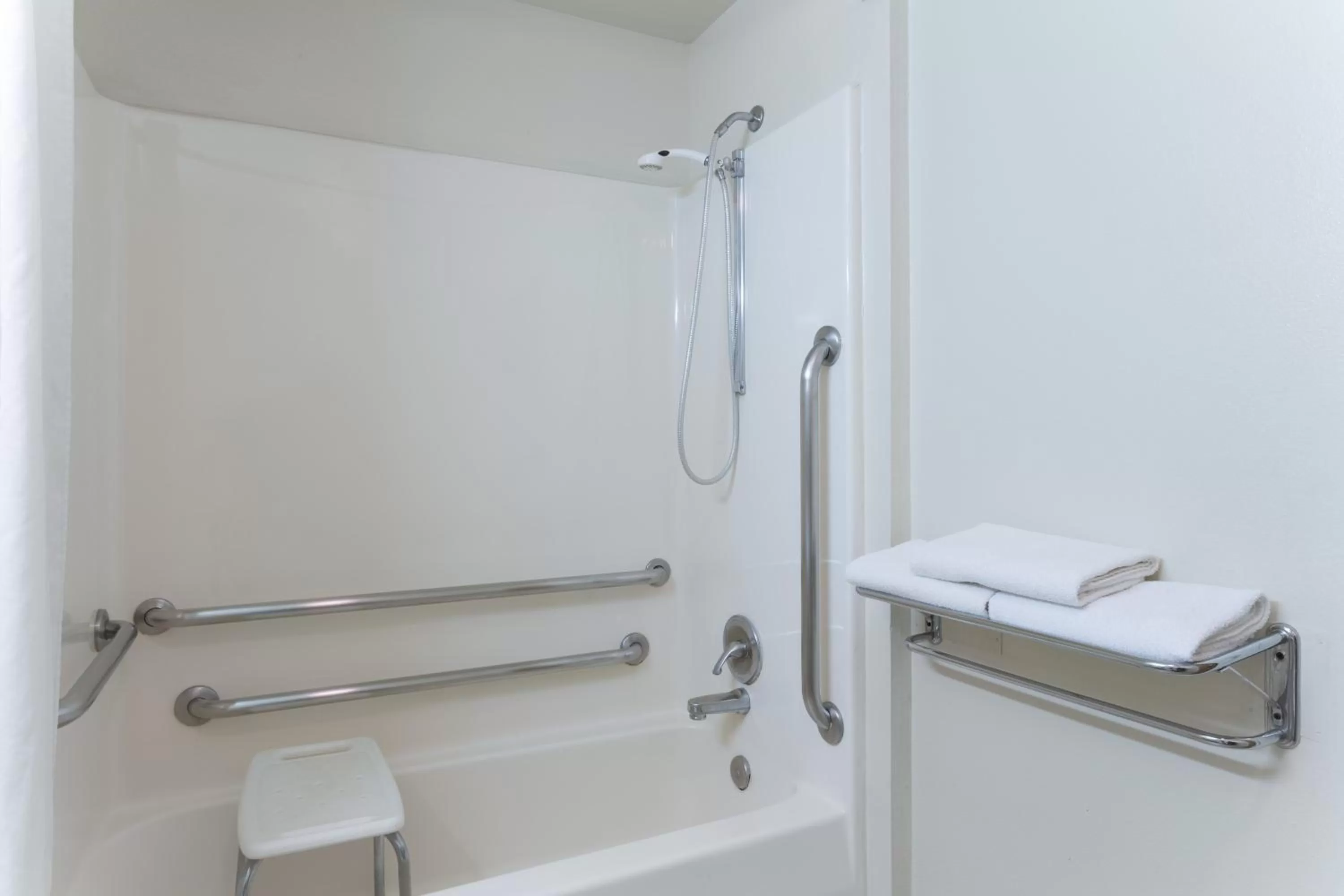 King Room - Mobility Access/Non-Smoking in Super 8 by Wyndham Green River