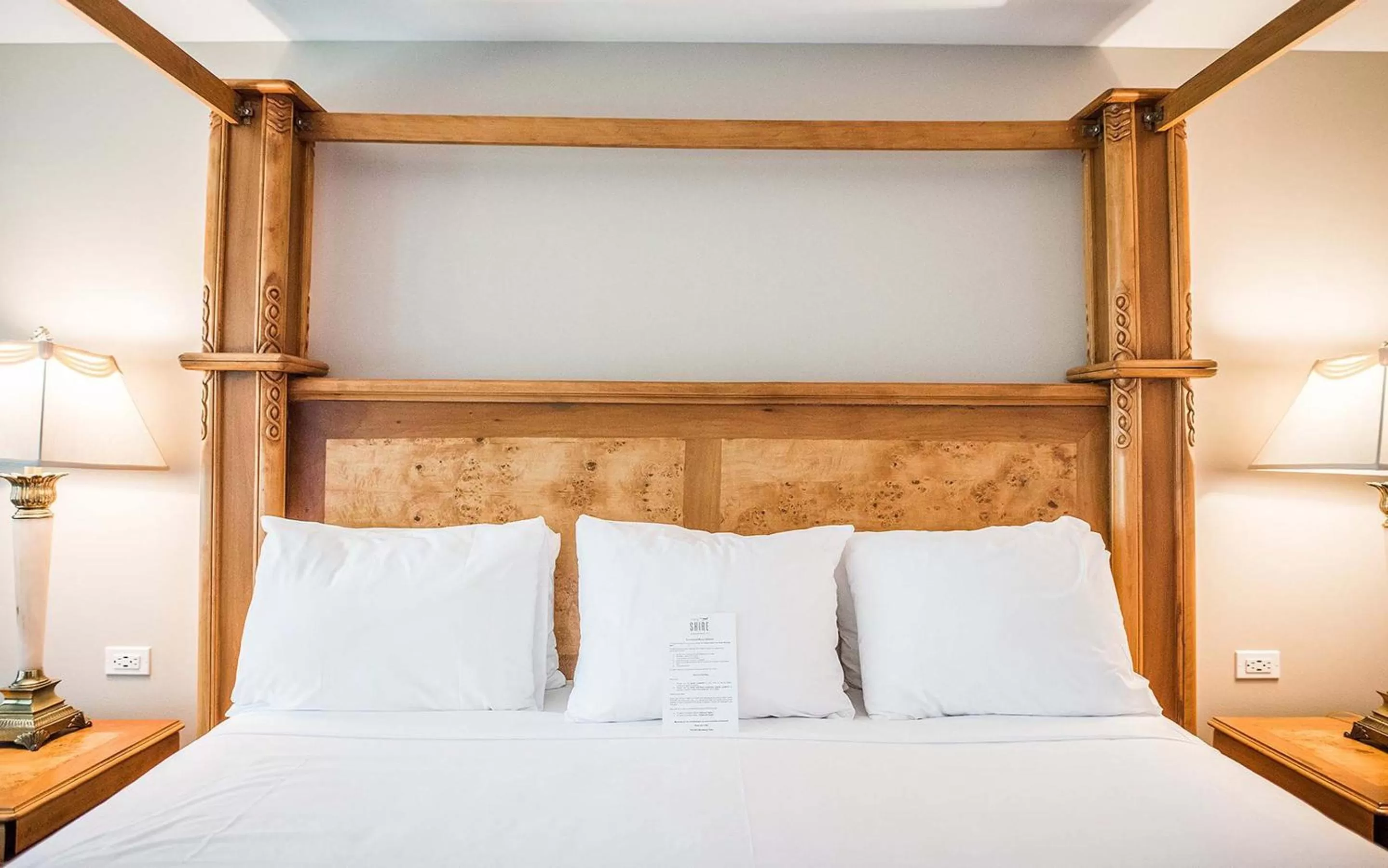 Premium Queen River View  in The Shire Woodstock