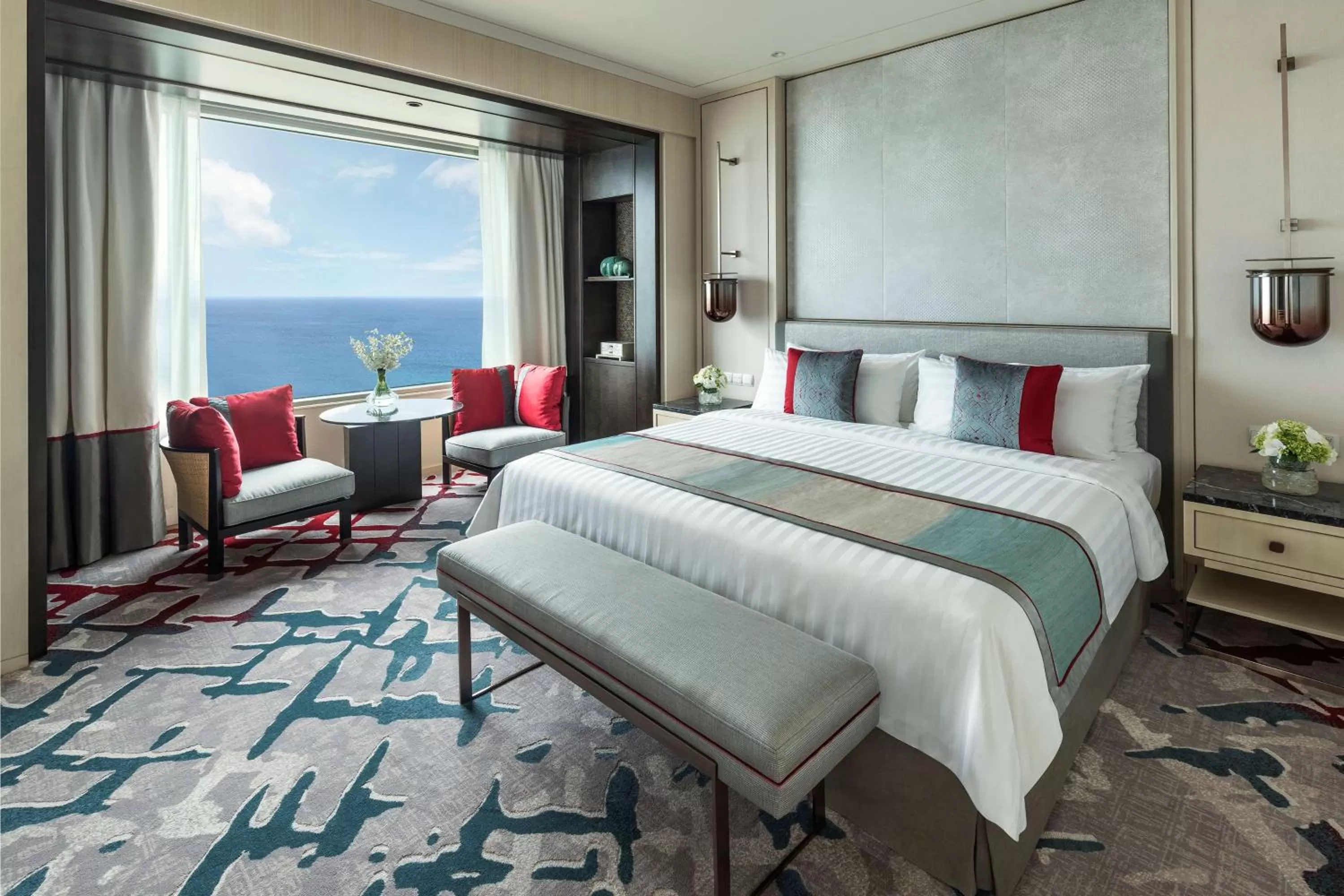 Executive Suite - Lounge Access on 32nd floor including daily breakfast, complimentary daily high tea, happy hour, and canapés. in Shangri-La Colombo