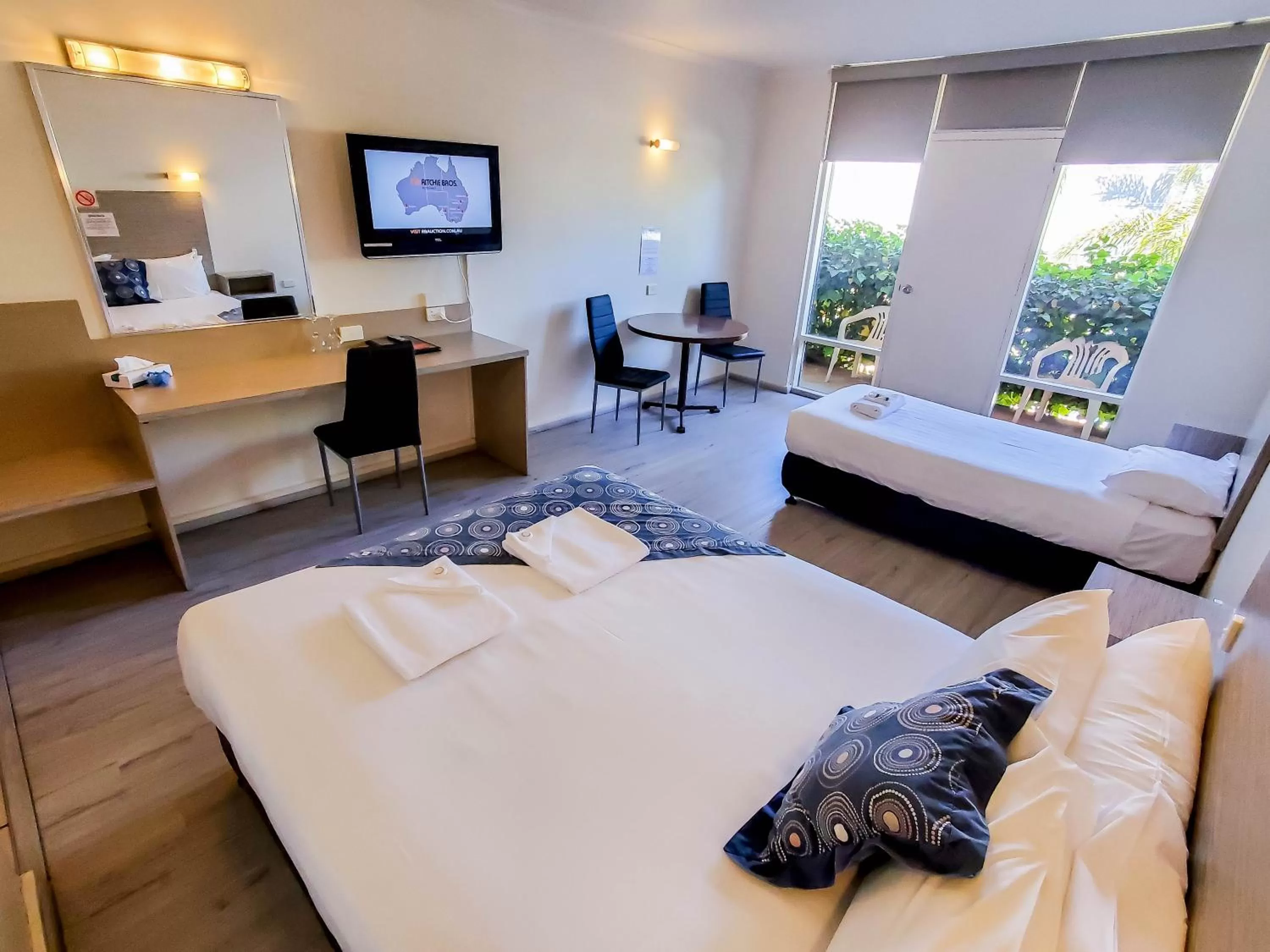 Standard Twin Room (Upstairs or Downstairs) in Sandors Motor Inn
