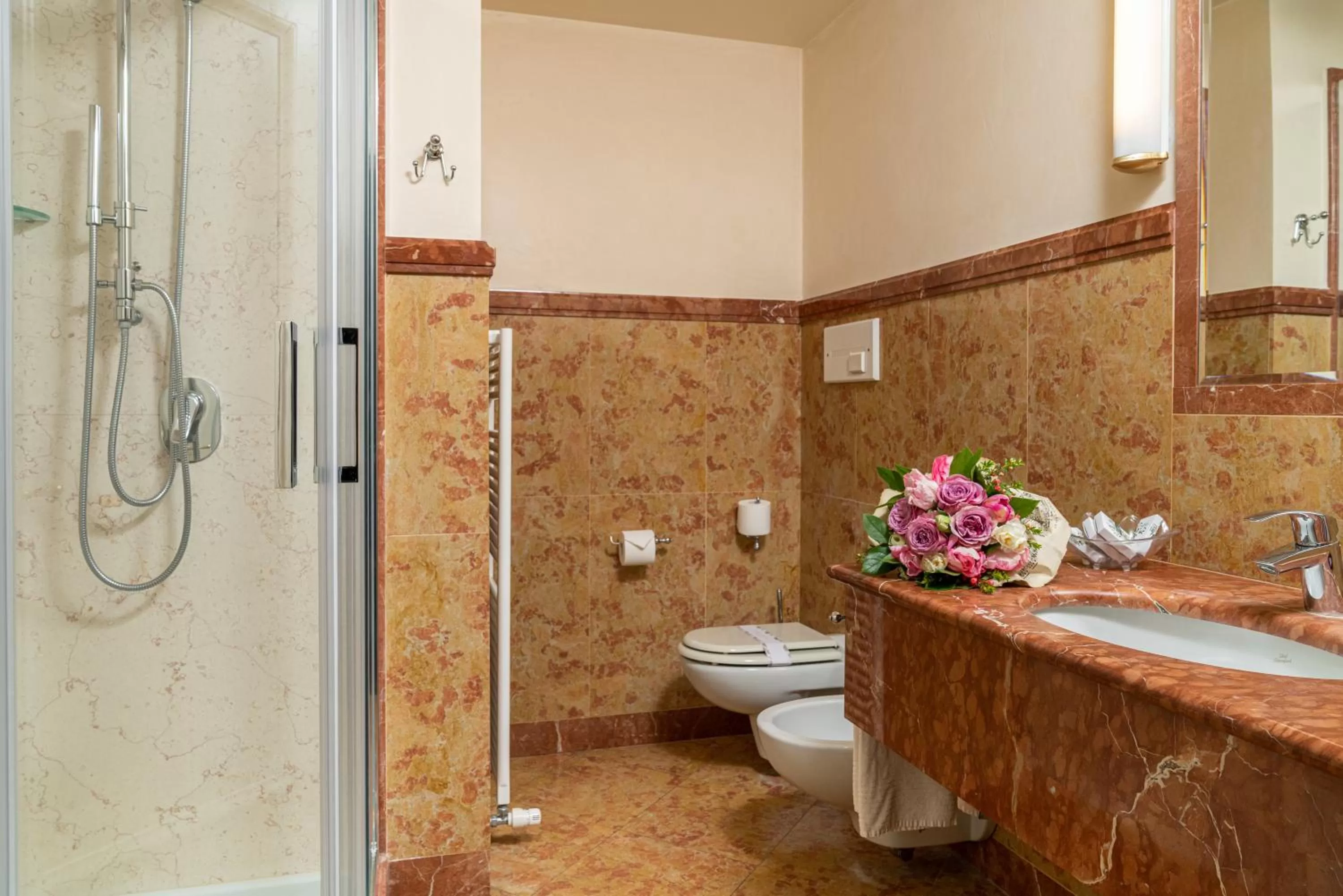 Bathroom in Hotel Roxy Plaza