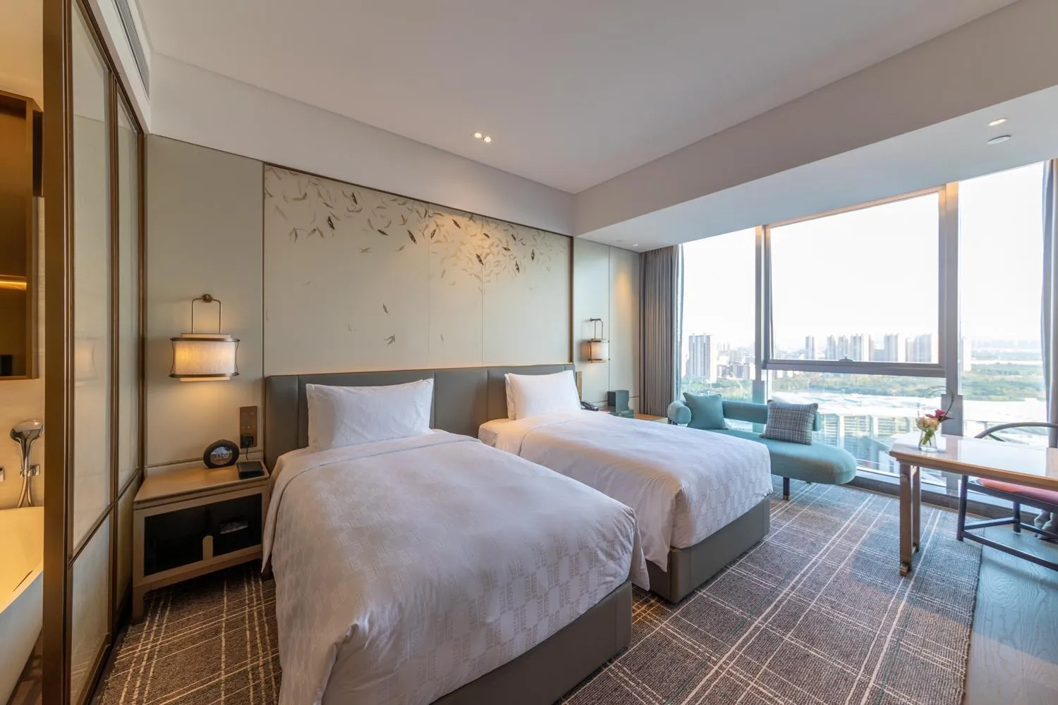High Floor Standard Twin Room in HUALUXE Xi'an Chanba by IHG