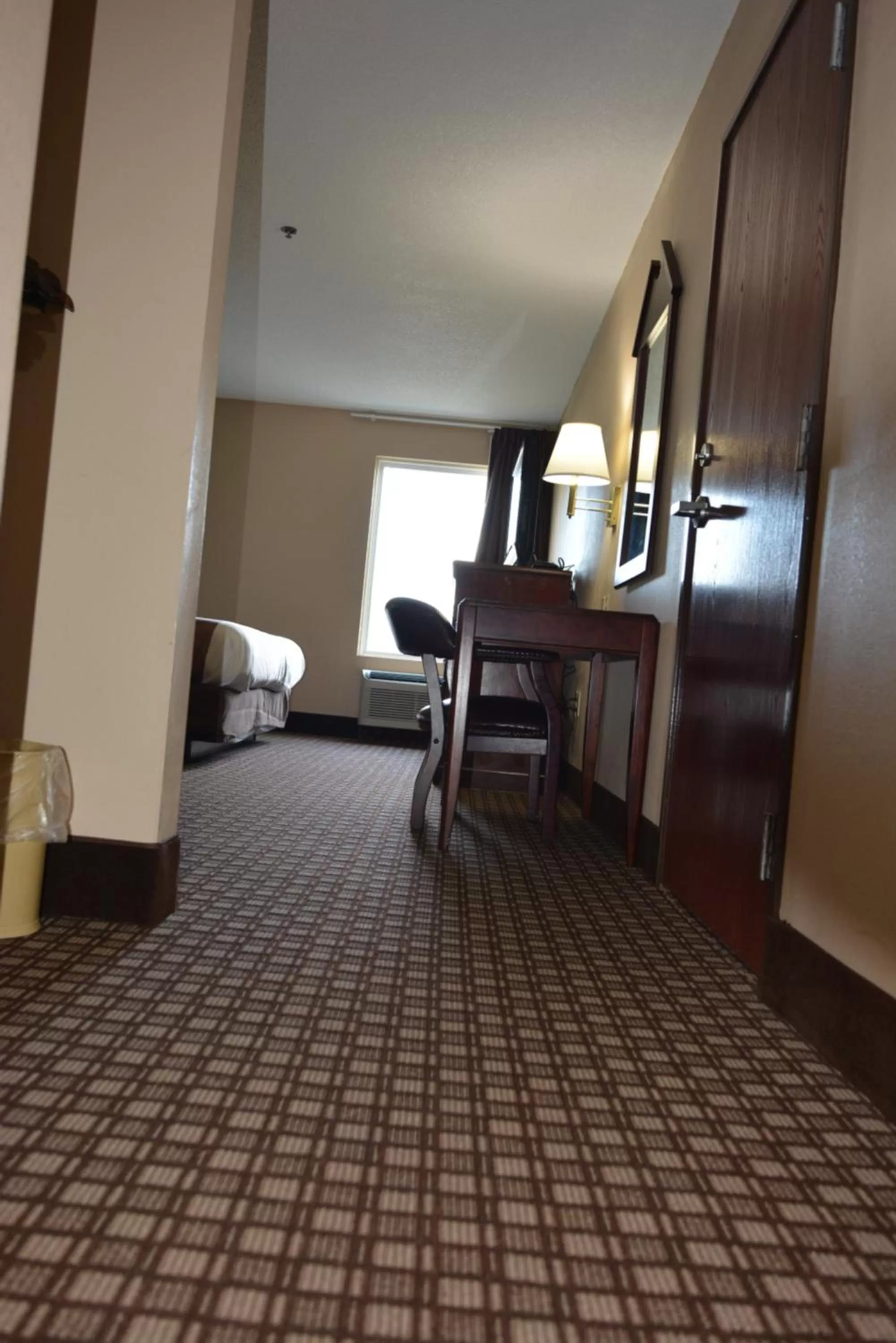 King Room with Roll-In Shower - Disability Access in Jameson Inn and Suites Hazelhurst