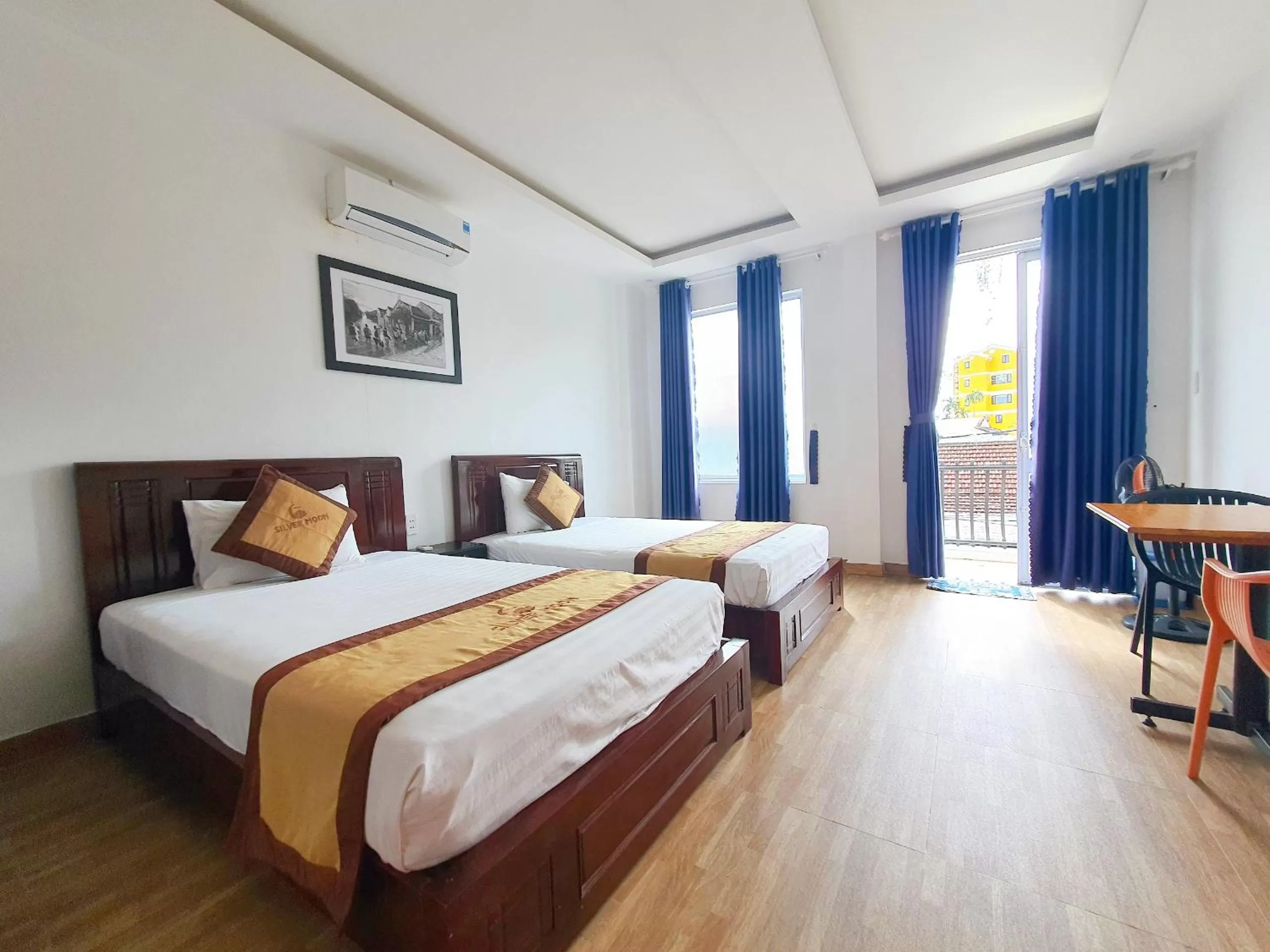 Twin Room with Balcony in Silver Moon Villa Hoi An