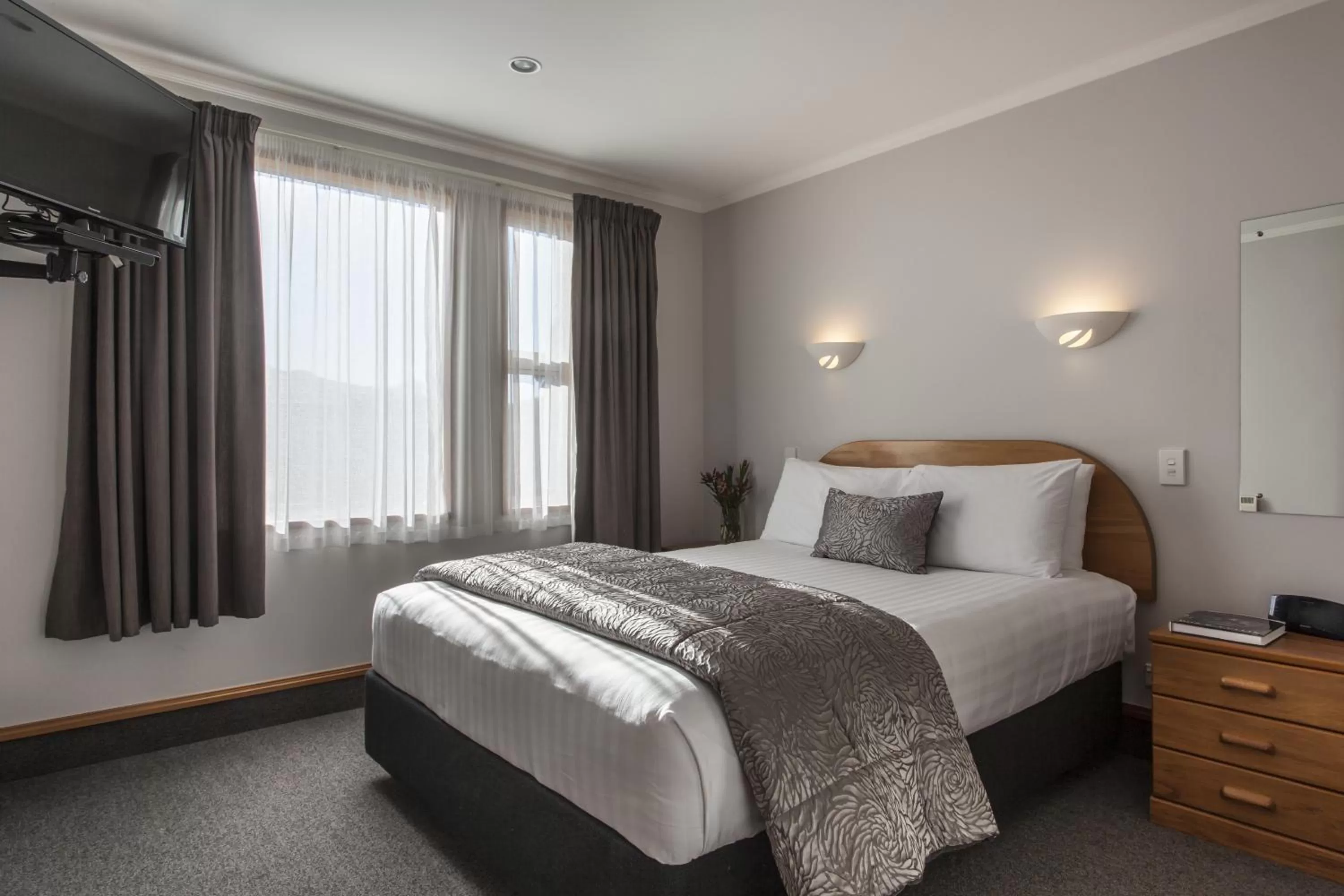 Two-Bedroom Apartment in Amross Motel