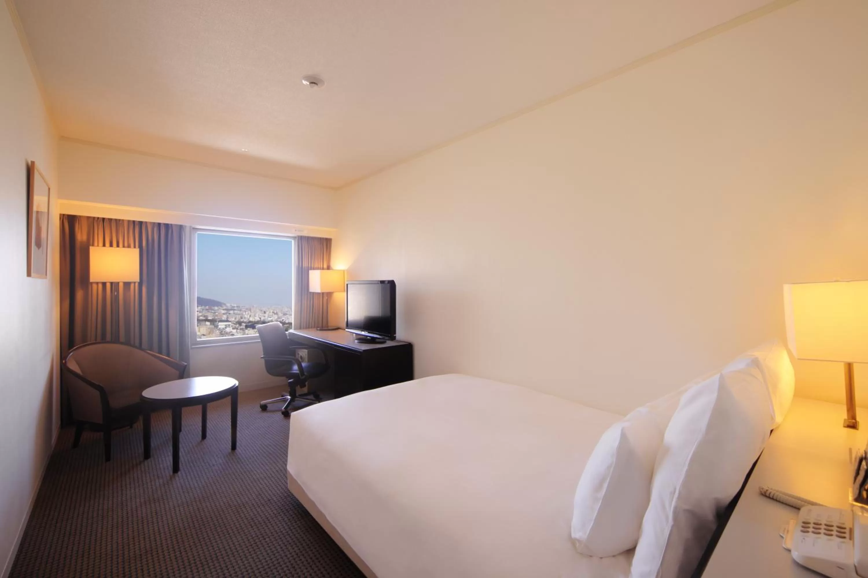 Standard Double Room - single occupancy in ANA Crowne Plaza Kobe by IHG