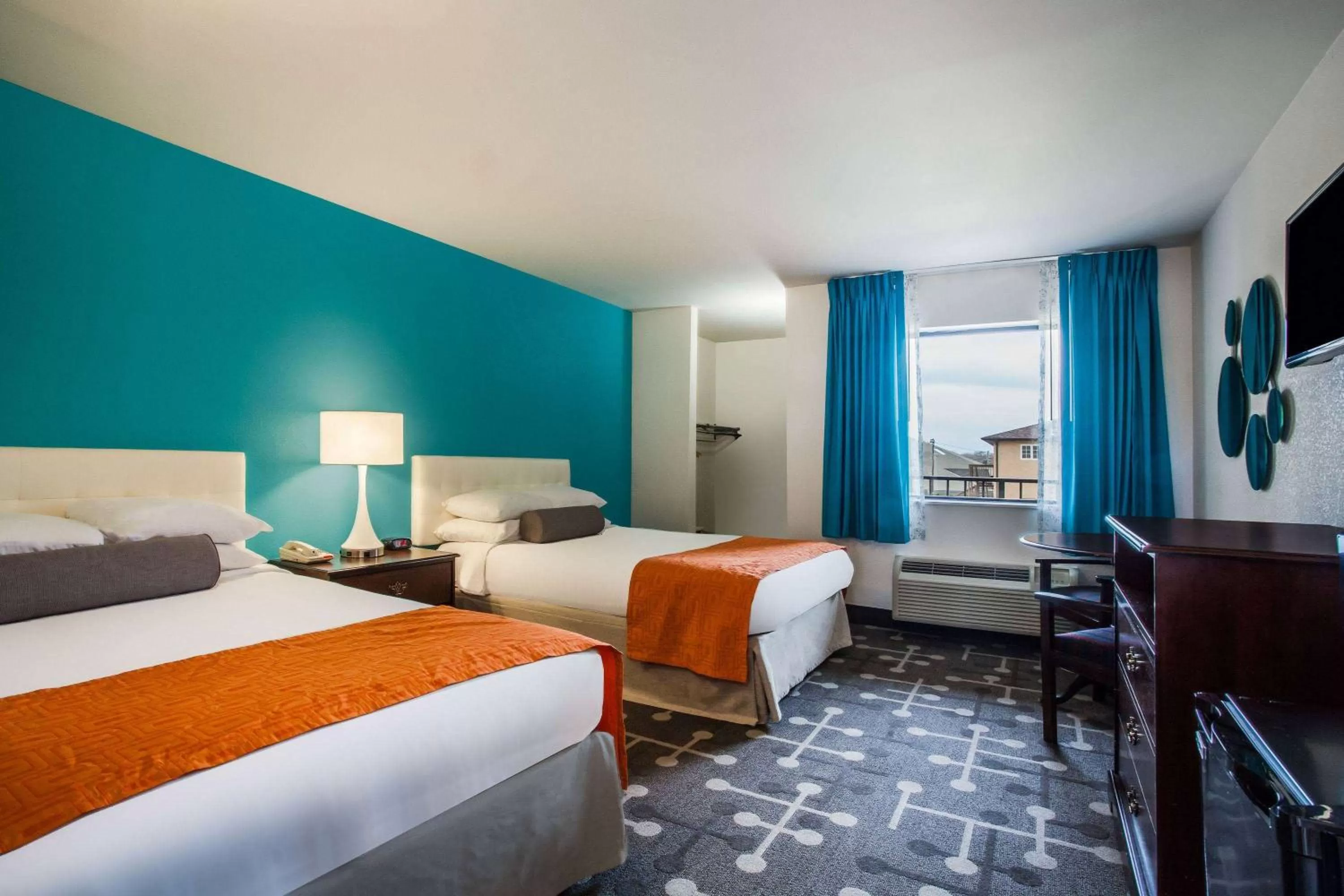 Doubel Room with Two Double Beds  -Non-Smoking  in Howard Johnson by Wyndham Blackwood Near Philadelphia