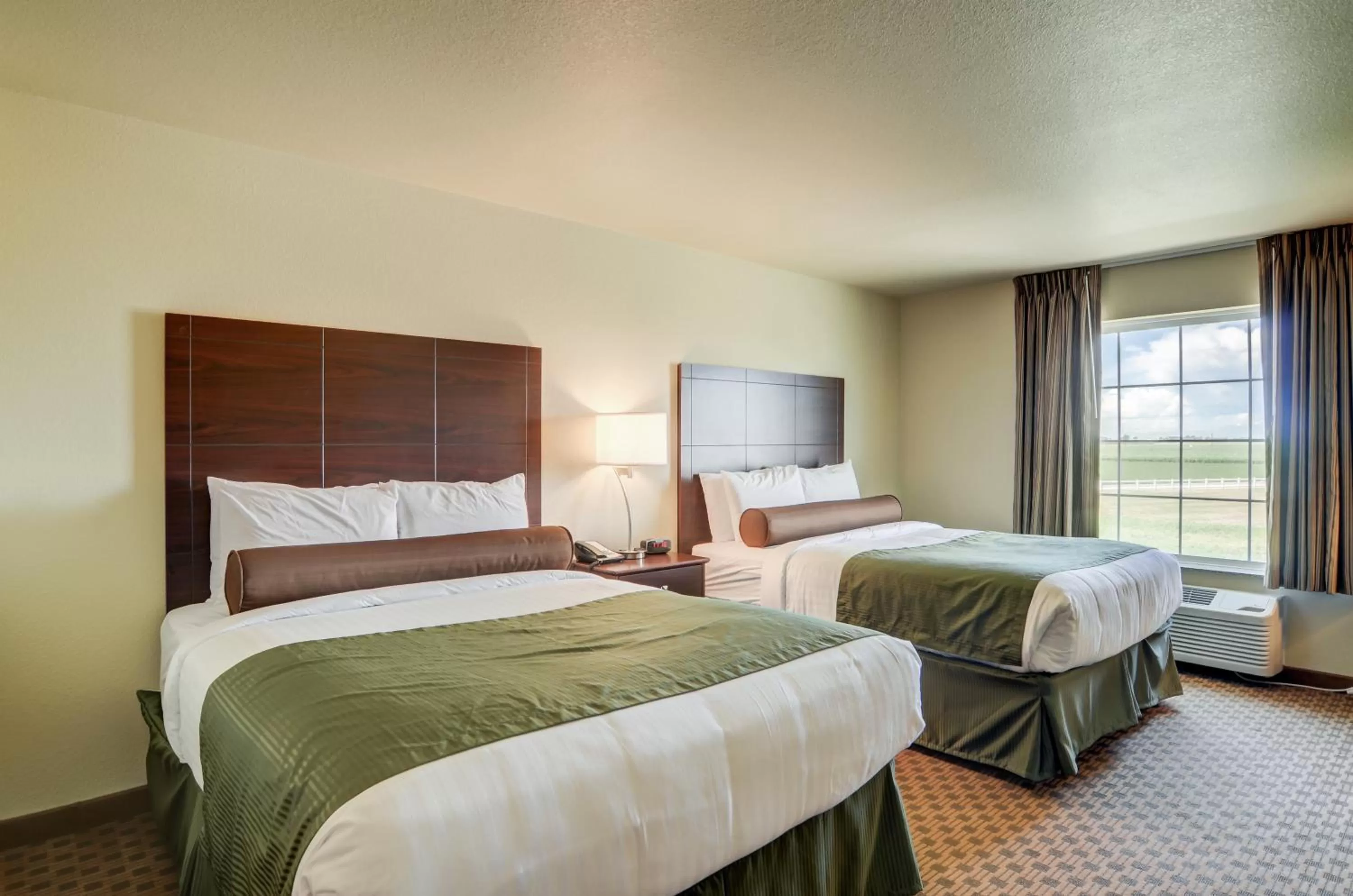 Deluxe Queen Room in Cobblestone Inn & Suites - Ord