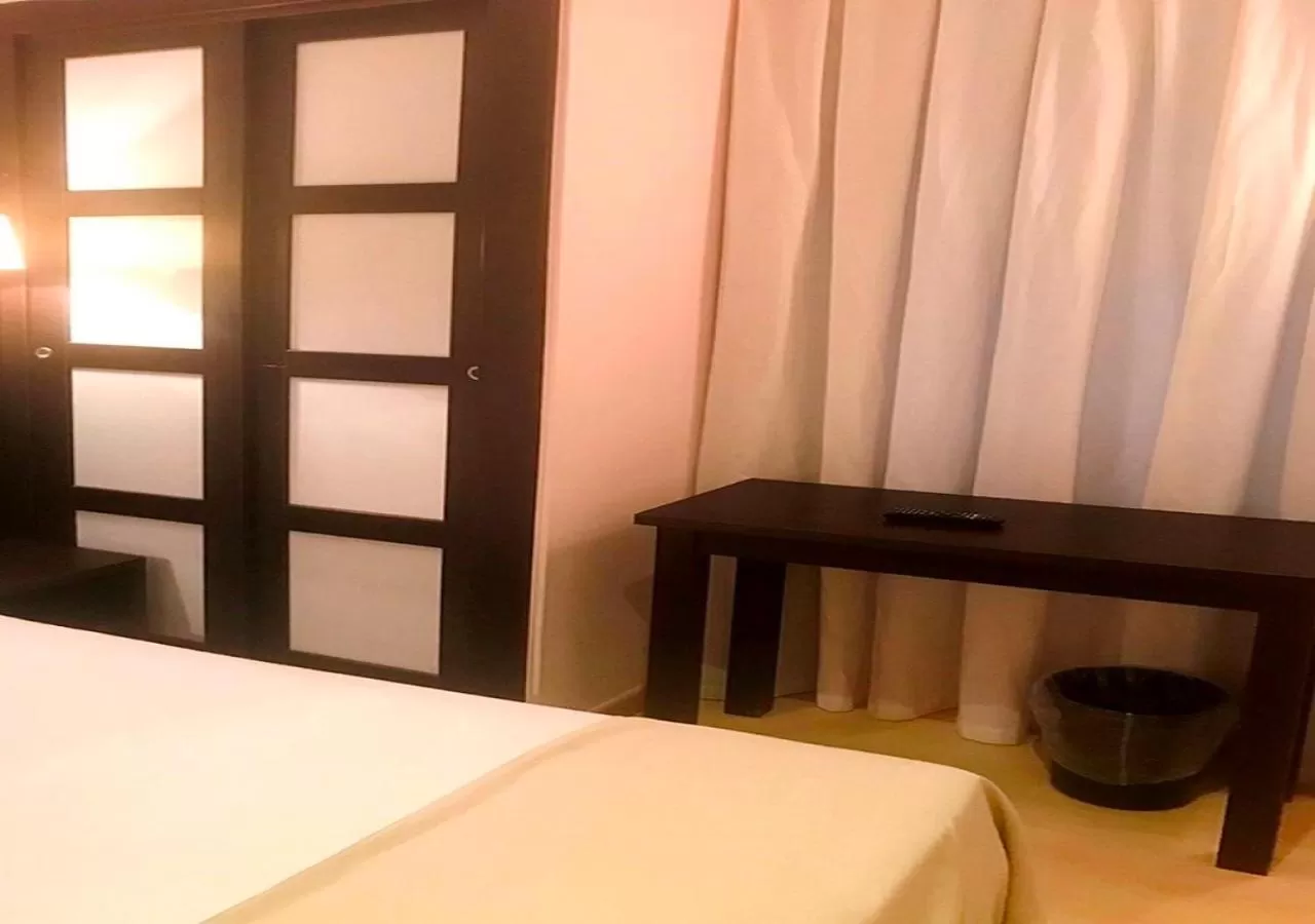 Interior Small Double Room in Hotel Ramblas Internacional
