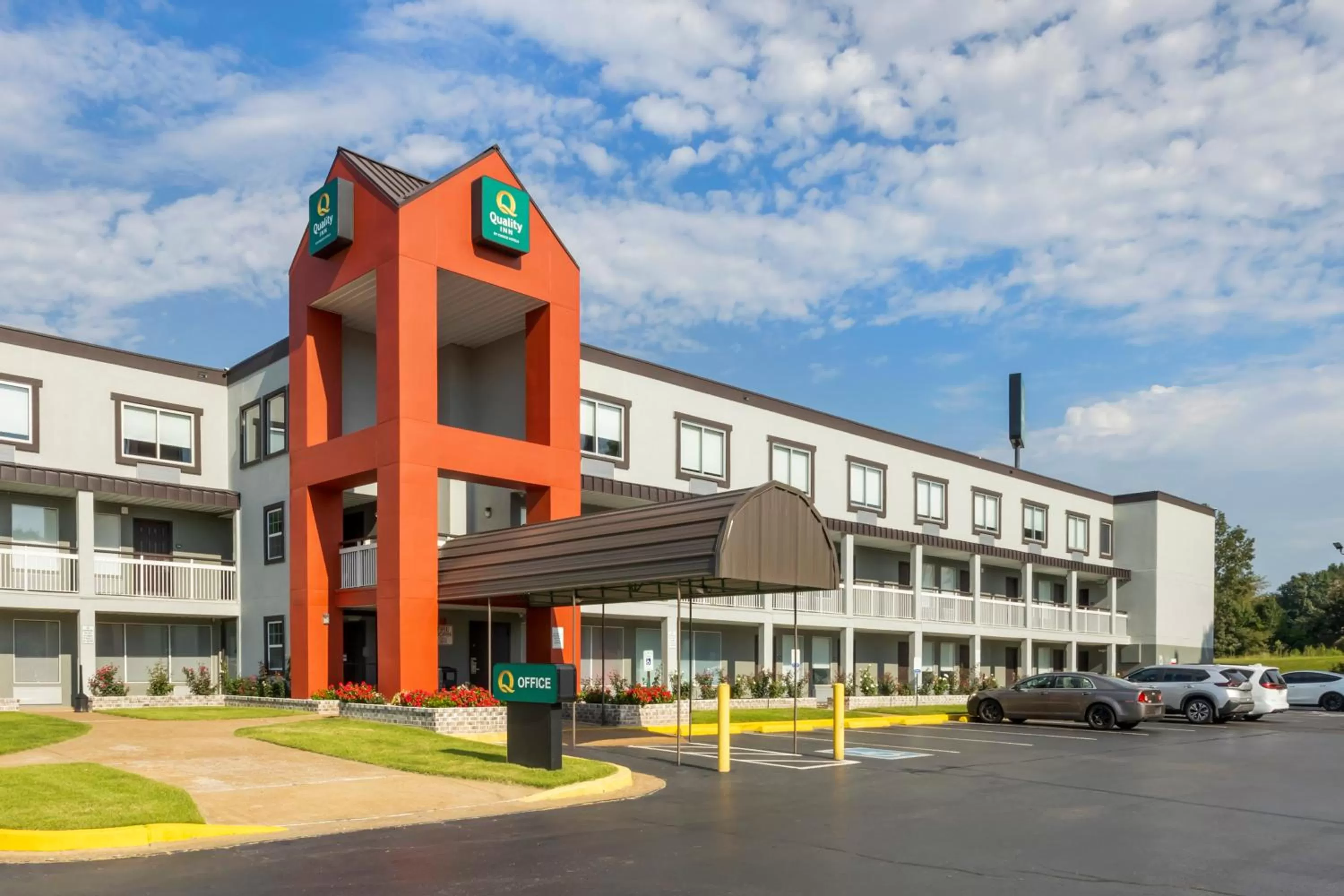 Property building in Quality Inn Jackson Northwest