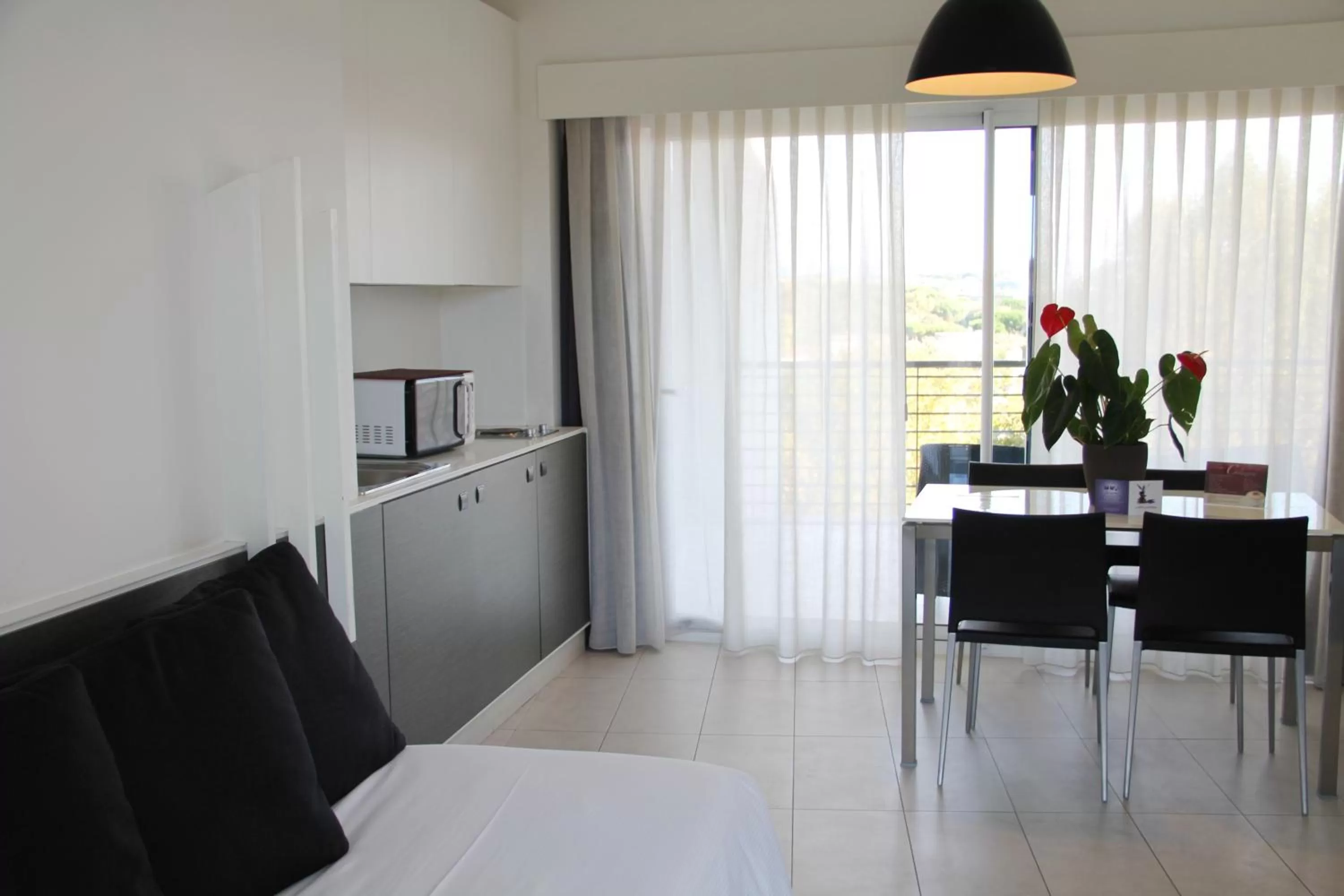 Triple Room with Balcony in Lungotevere Suite