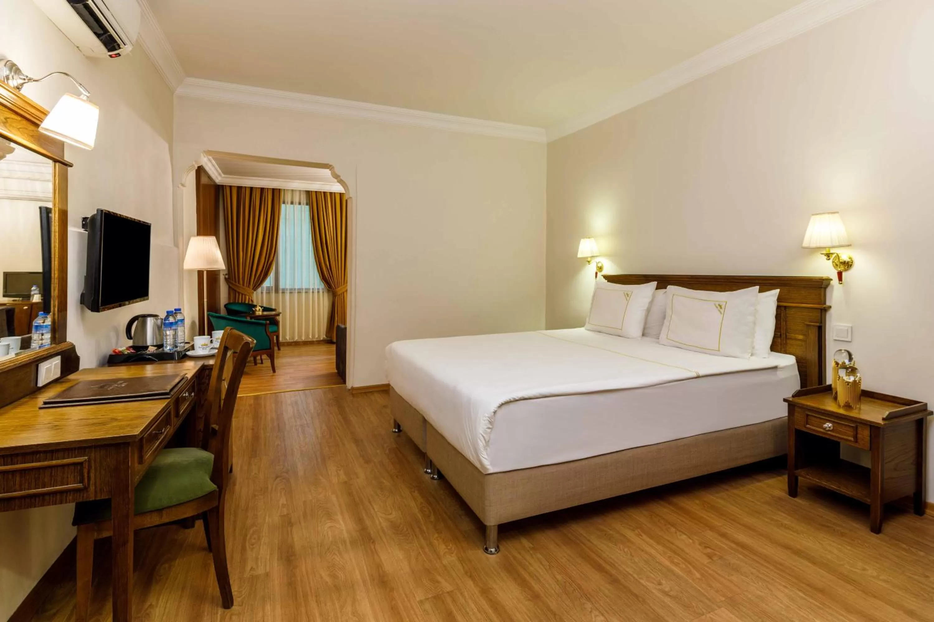 Large Family Room in Golden Crown Hotel