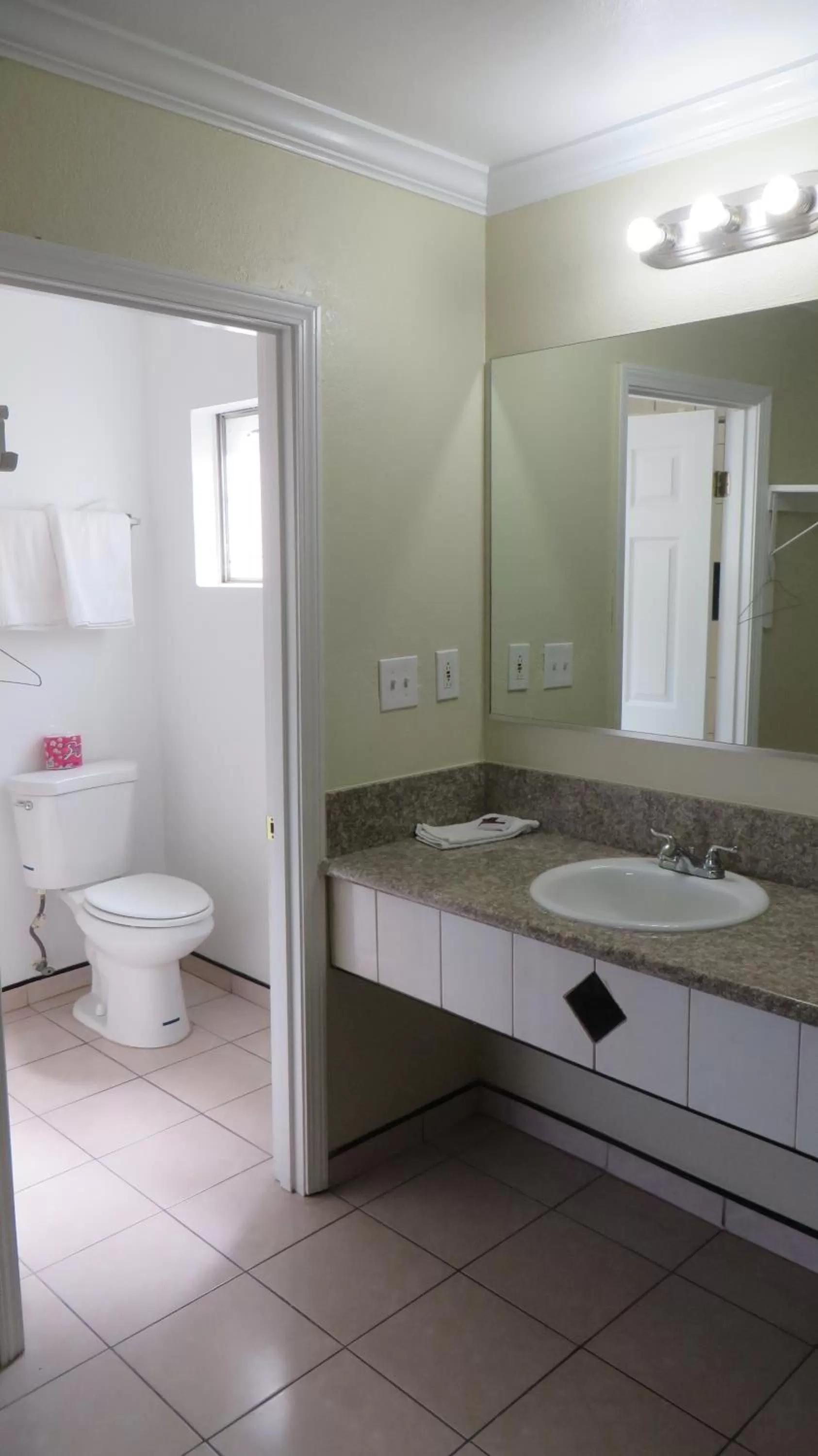 Bathroom in Castaway Motel