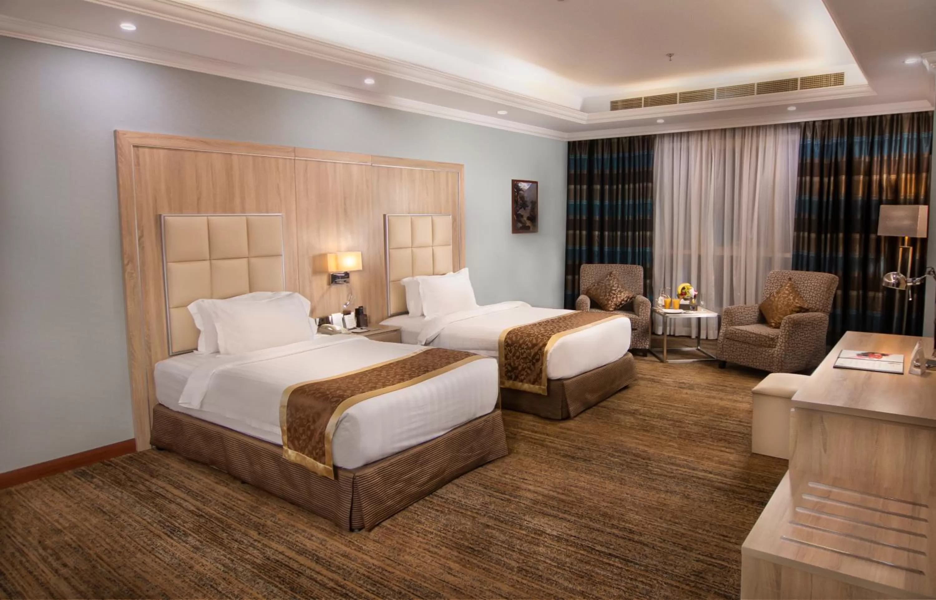 Standard Twin Room City View in Iridium 70 Hotel